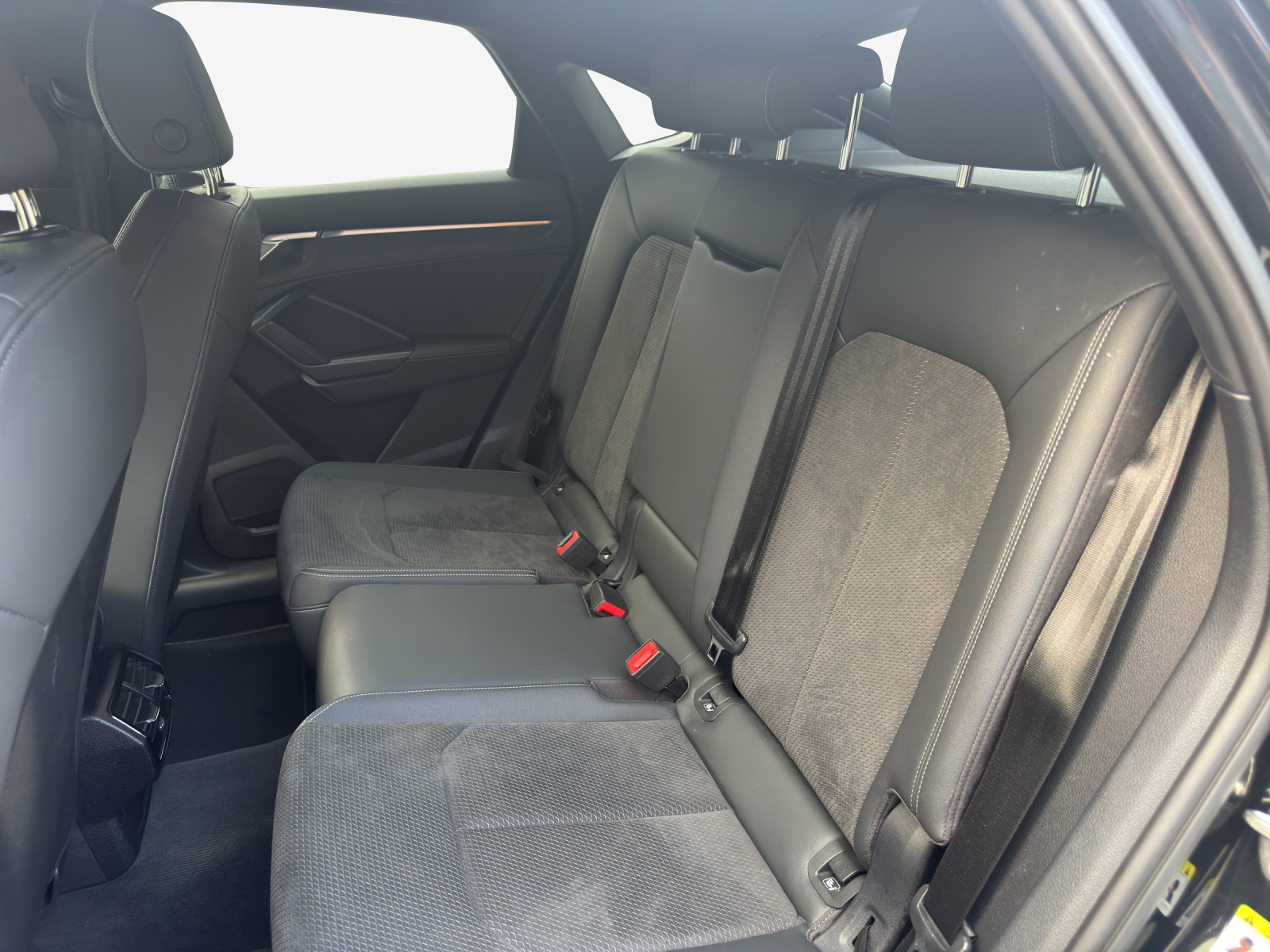 AUDI Q3 Sportback 45 TFSI e S line S-tronic-image-11