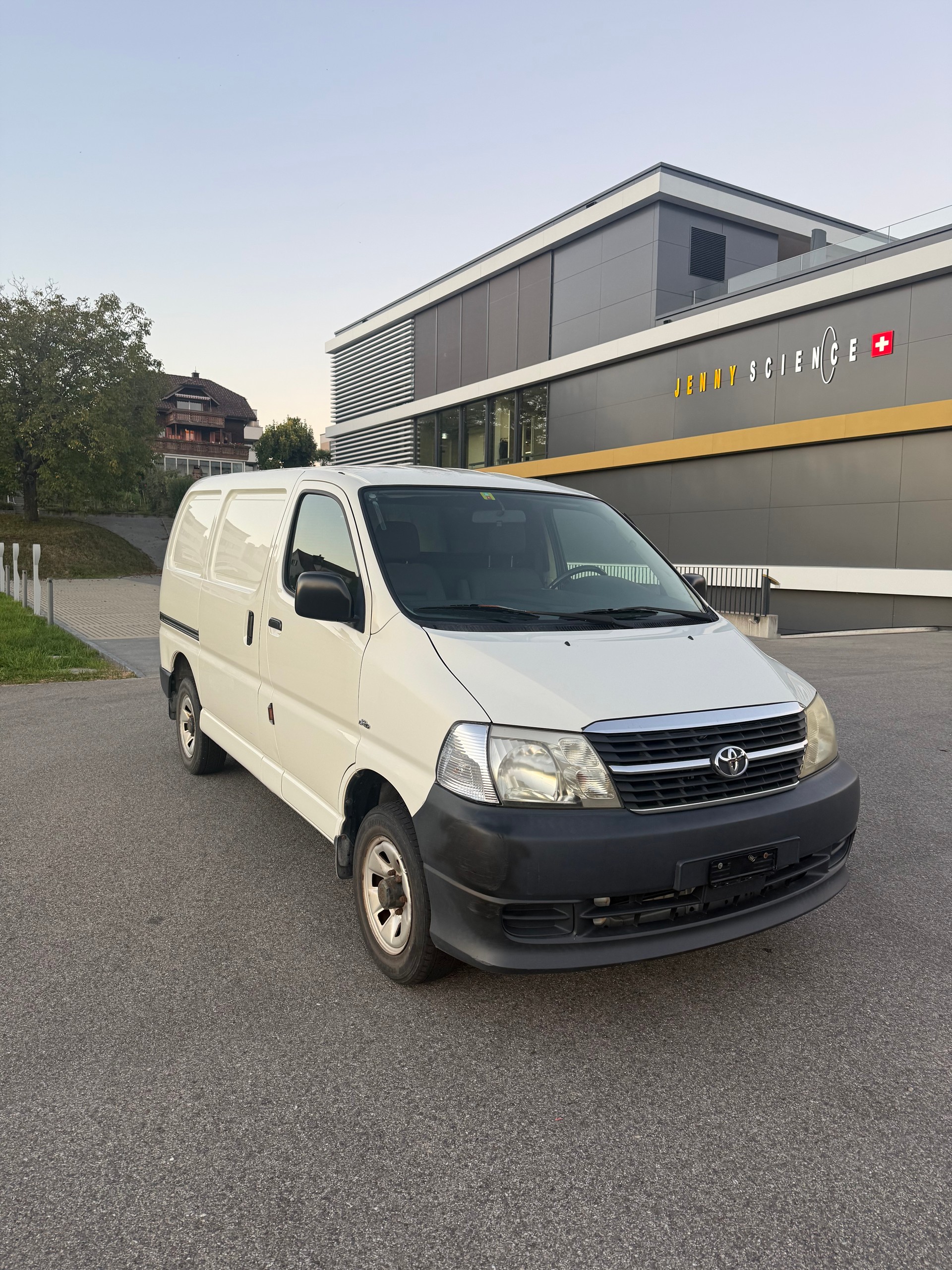 TOYOTA Hiace D-4D Van 4WD SWB-image-0