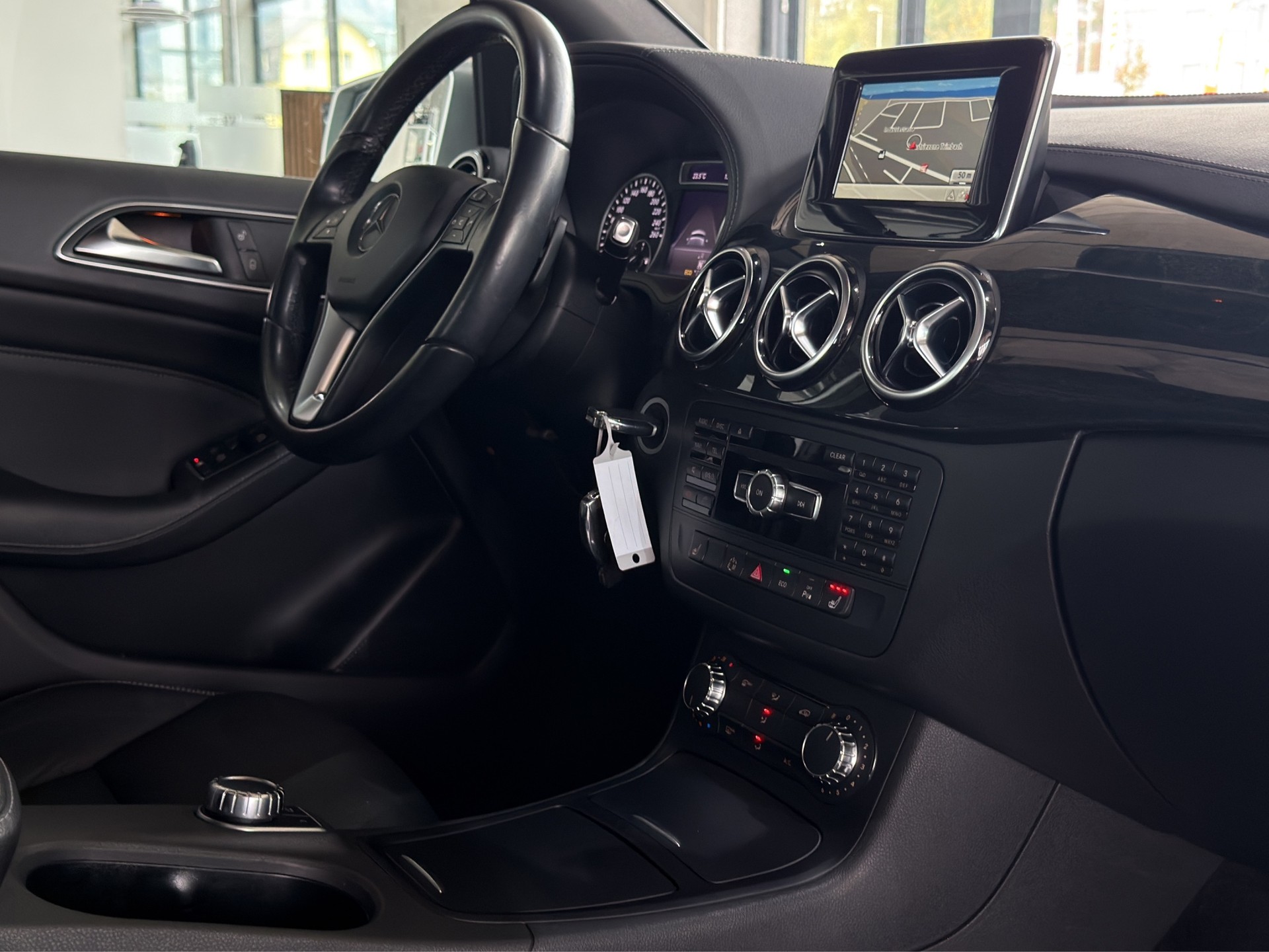 MERCEDES-BENZ B 220 4Matic 7G-DCT*Frisch ab MFK,1 Jahr oder 20'000km Garantie auf Motor und Getriebe*-image-20