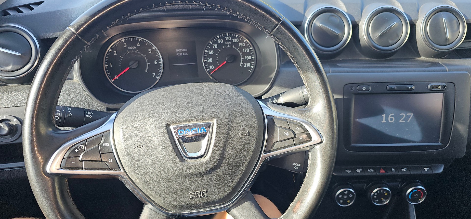 DACIA Duster SCe 115 Prestige 4x4-image-4