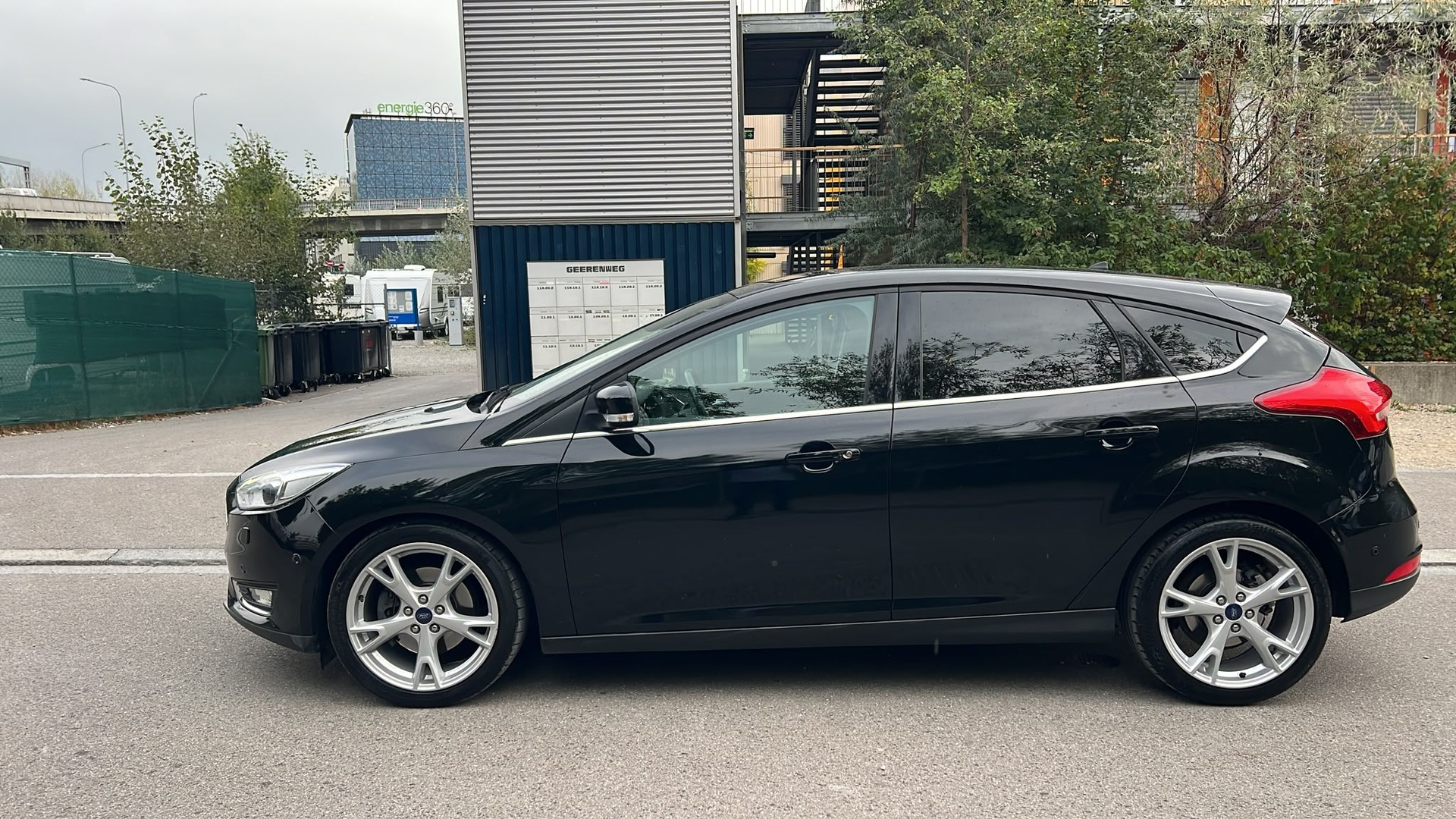 FORD Focus 1.5 SCTi Titanium X Automatic-image-3