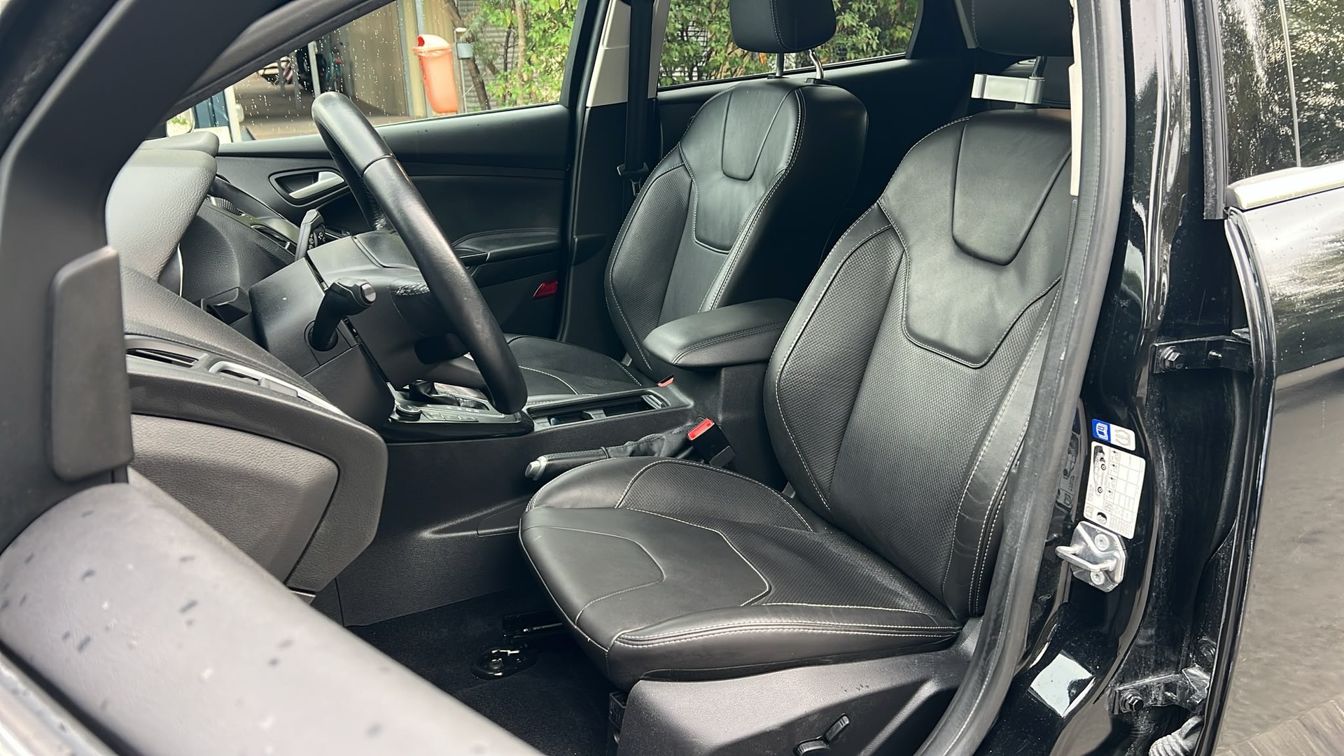 FORD Focus 1.5 SCTi Titanium X Automatic-image-10
