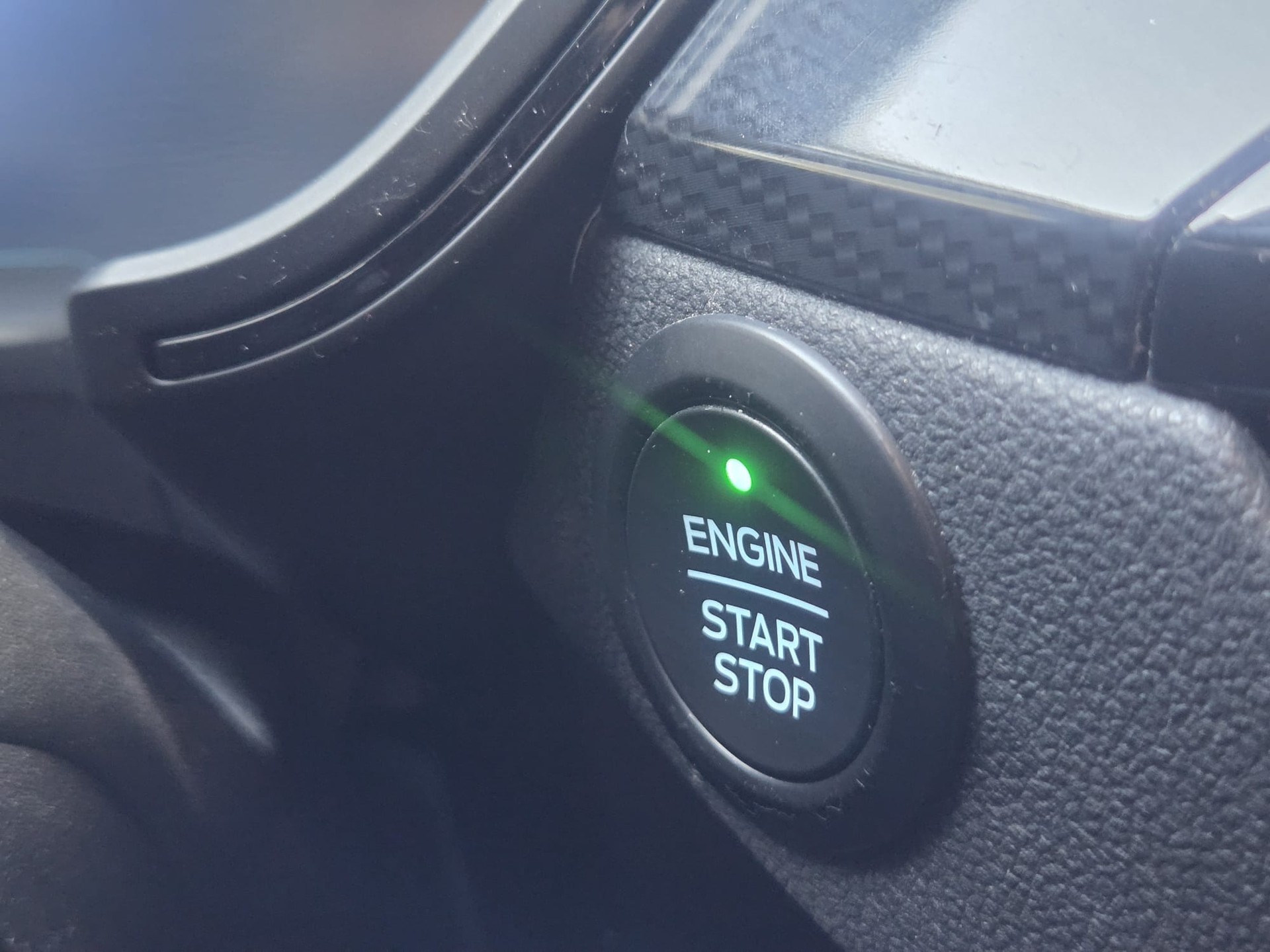 FORD Kuga 2.5 FHEV ST-Line 4WD Hybrid ** Full Options ** Frish MFK ** Expertise du jour-image-7