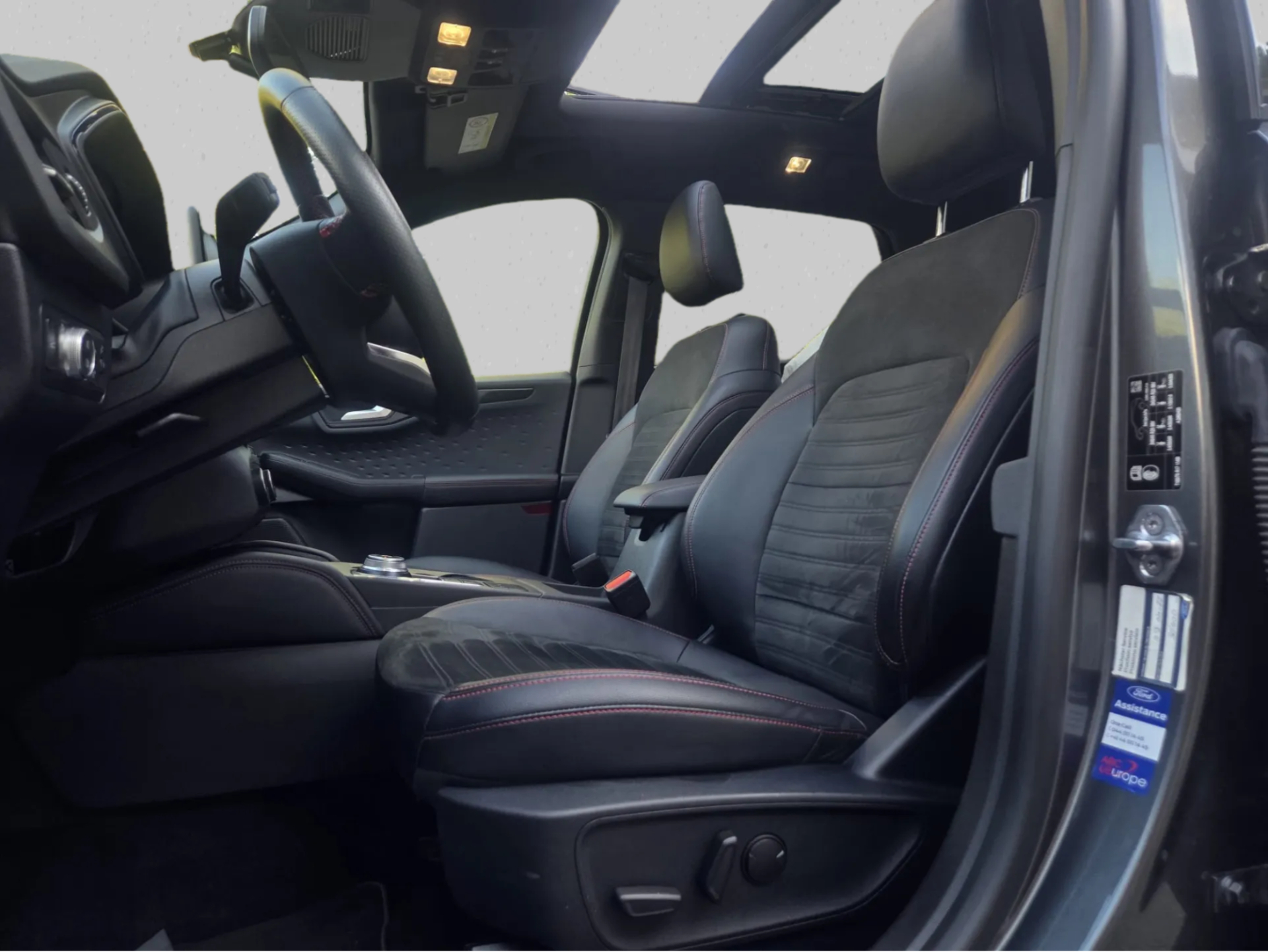 FORD Kuga 2.5 FHEV ST-Line 4WD Hybrid ** Full Options ** Frish MFK ** Expertise du jour-image-4
