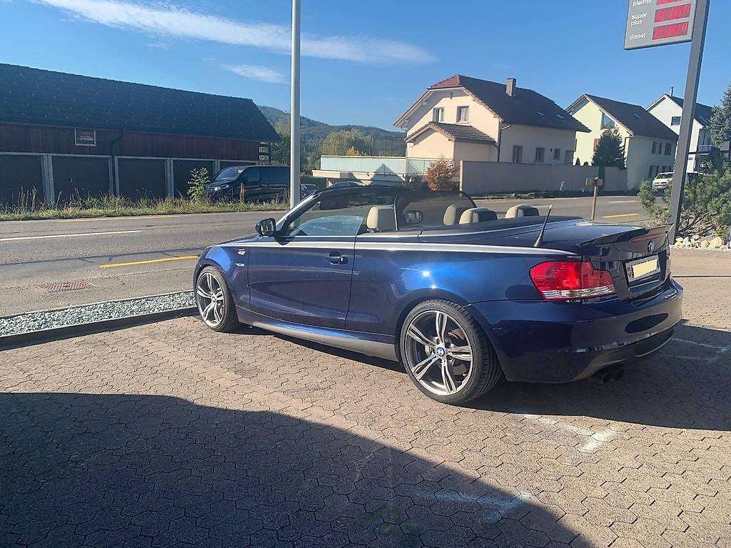 BMW 135i Cabrio Steptronic-image-0