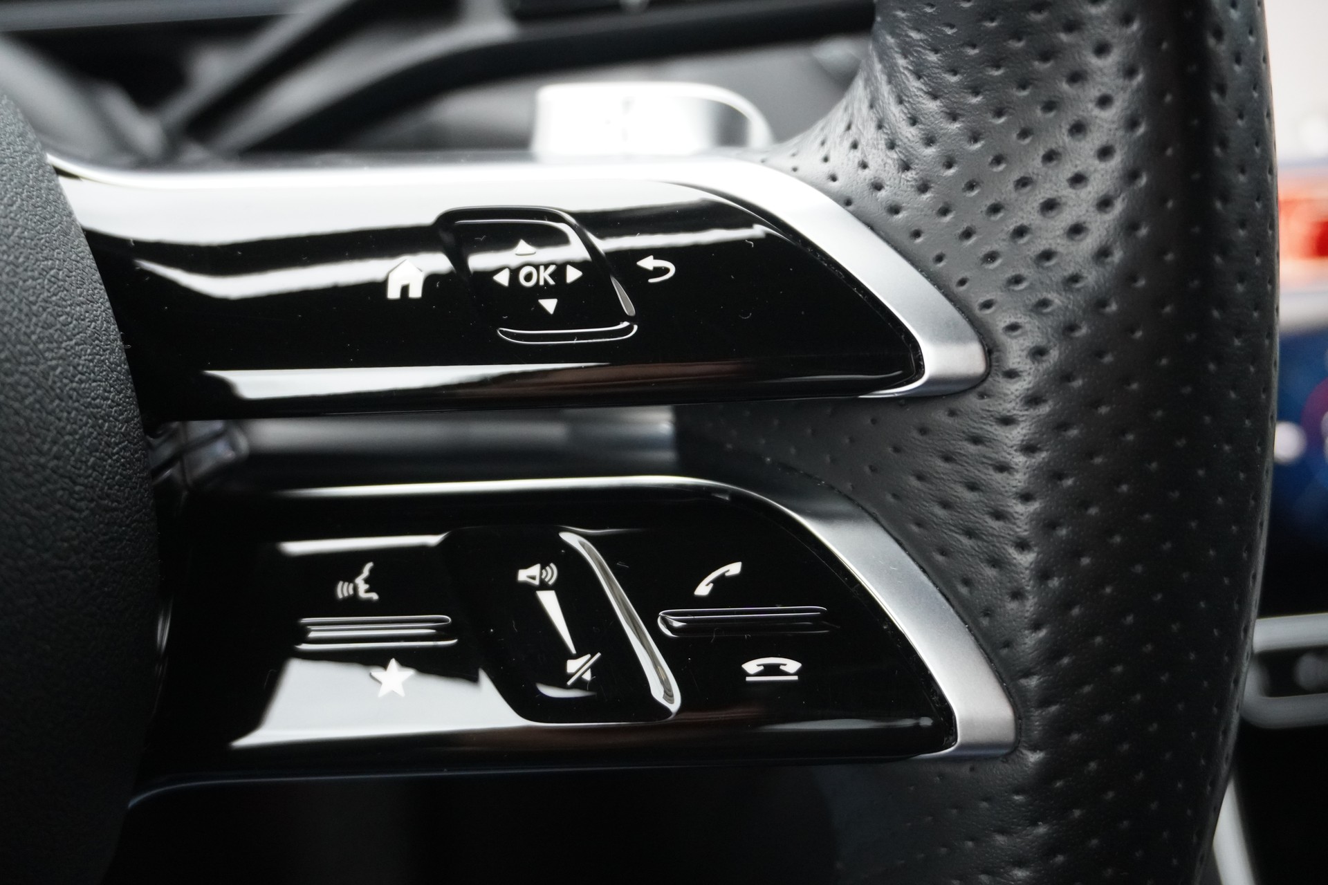 MERCEDES-BENZ GLC 220 d 4Matic 9G-Tronic AMG-LINE!!!-image-36