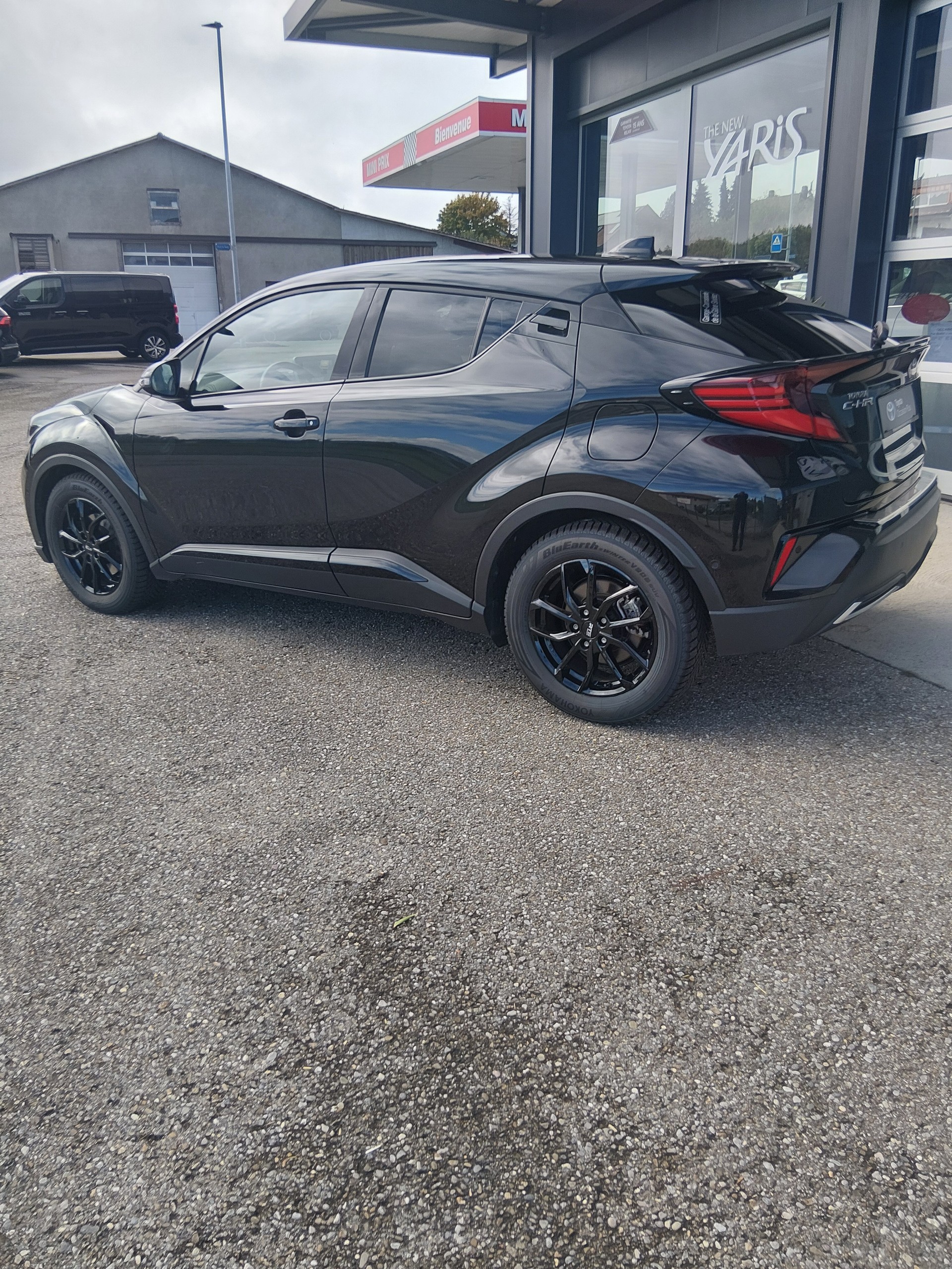 TOYOTA C-HR 2.0 HSD CVT GR Sport-image-3