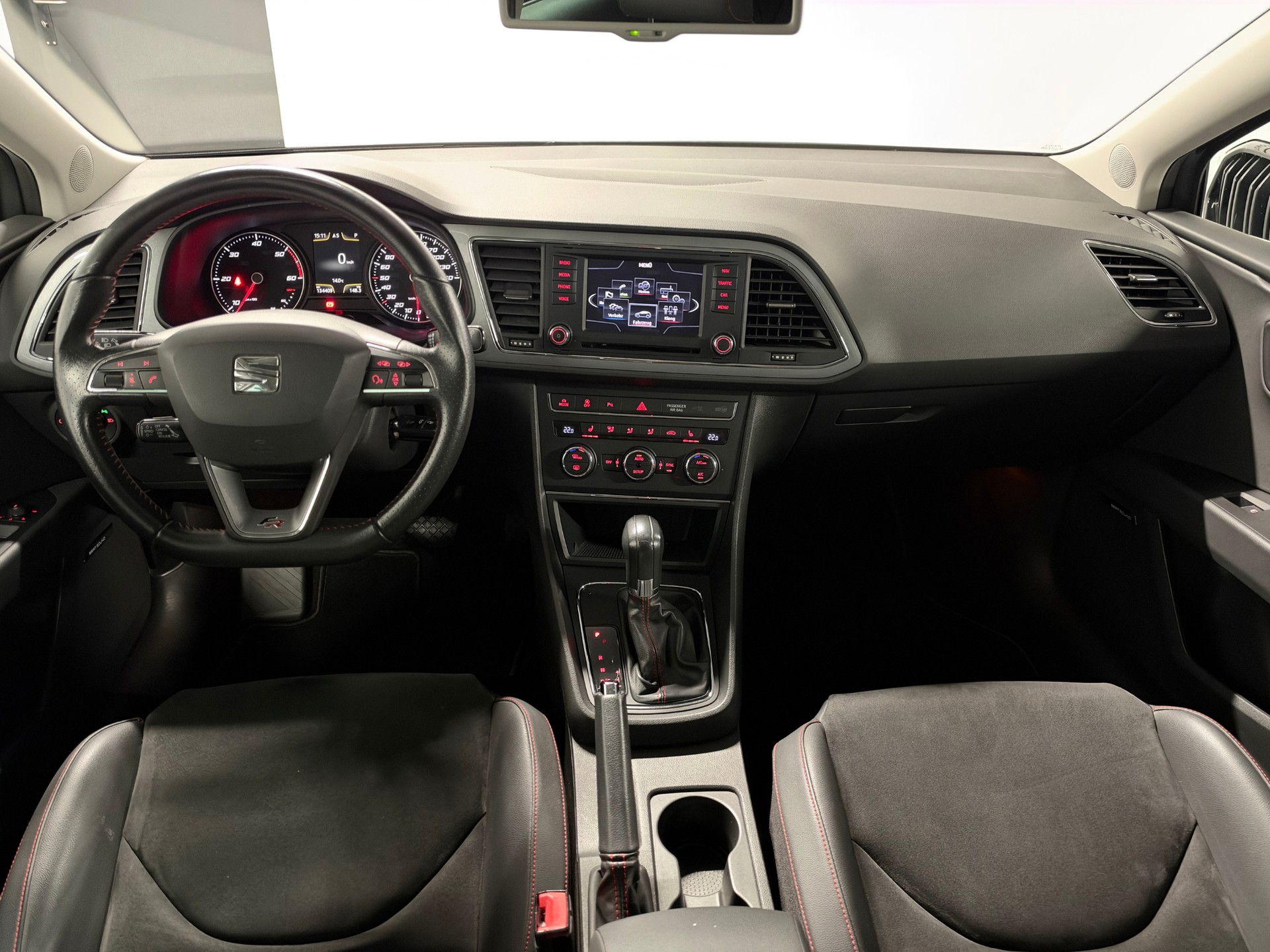 SEAT Leon ST 2.0 TDI FR DSG-image-9