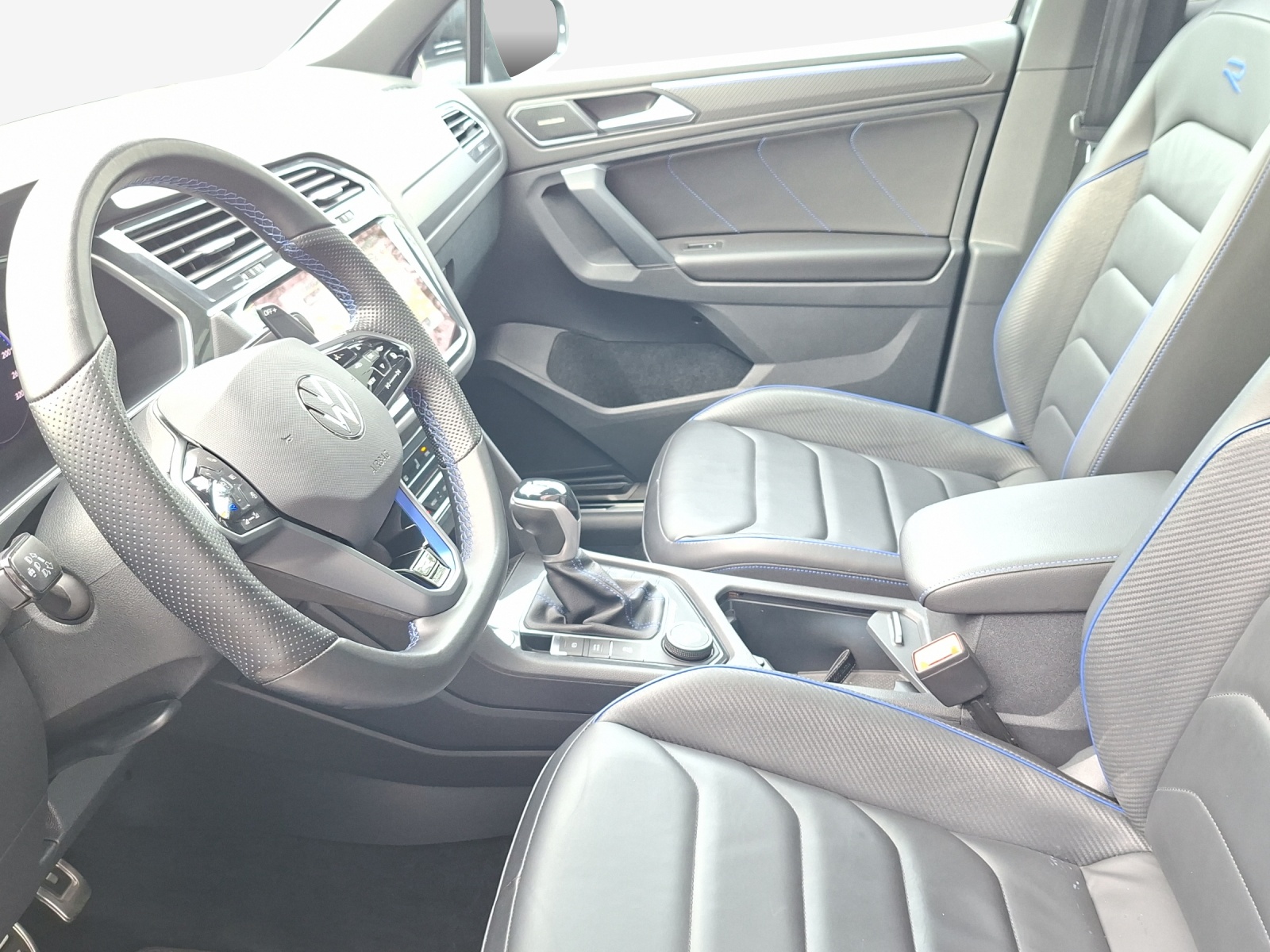 VW Tiguan 2.0TSI R 4Motion DSG-image-7
