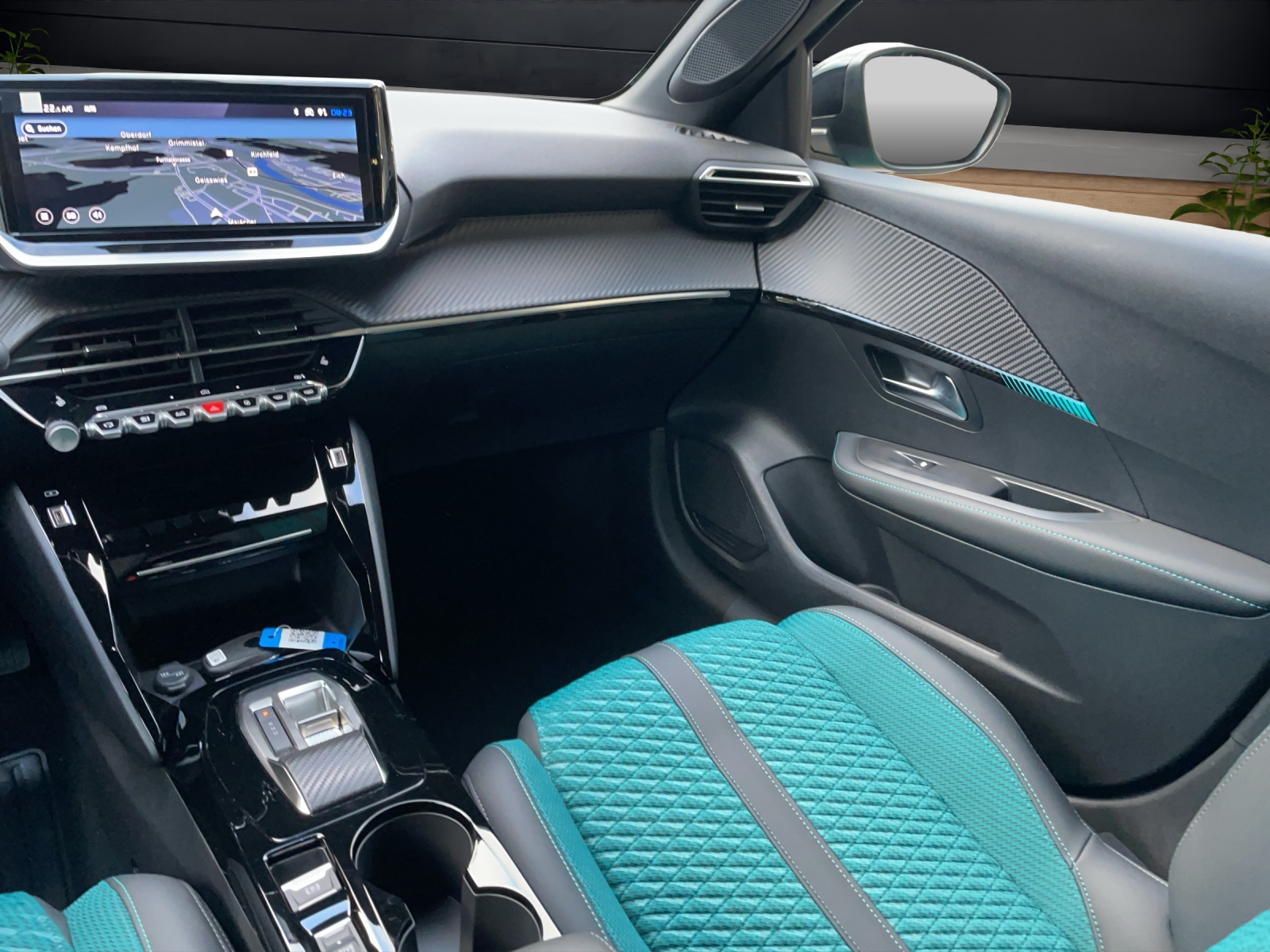 PEUGEOT 208 1.2 Hybrid Envy-image-6