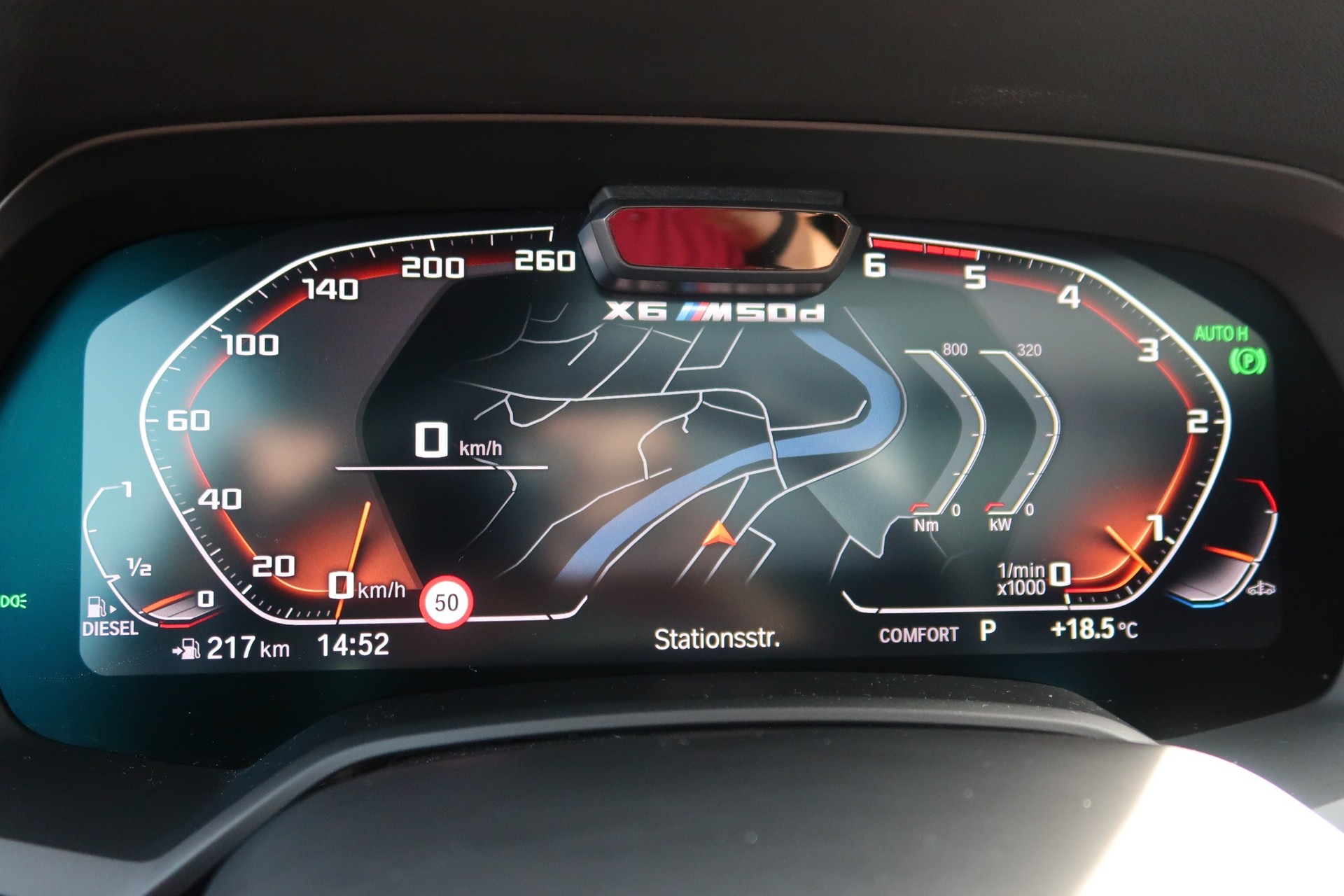 BMW X6 M50d-image-17