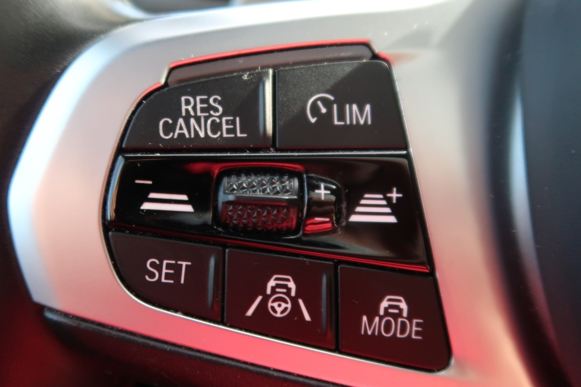 BMW X6 M50d-image-15