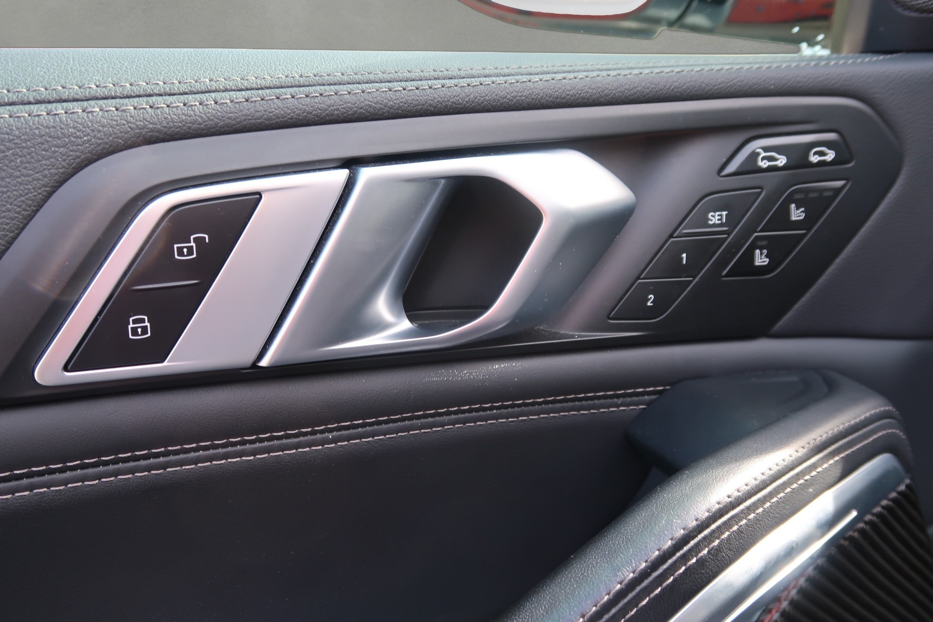 BMW X6 M50d-image-9