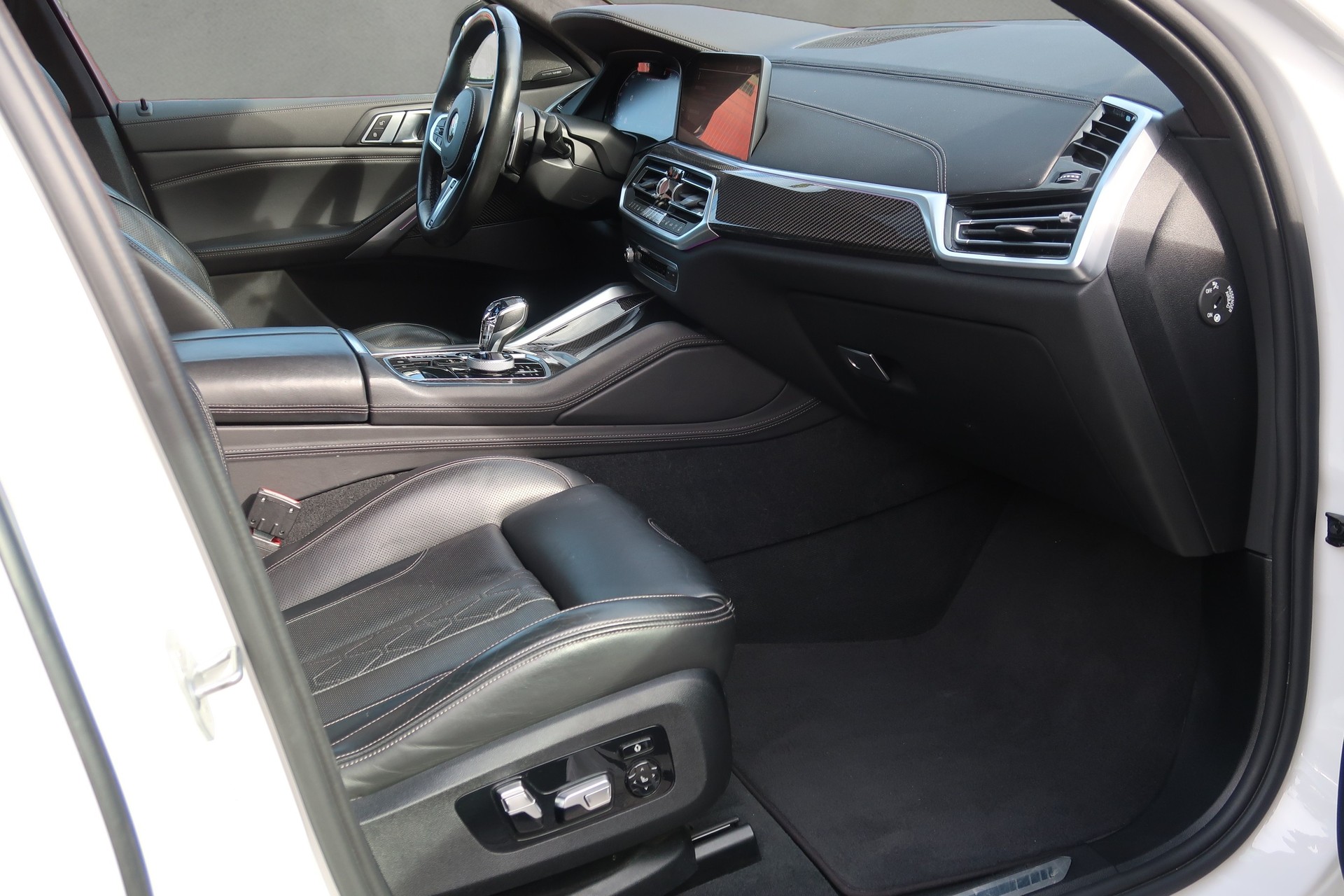 BMW X6 M50d-image-23