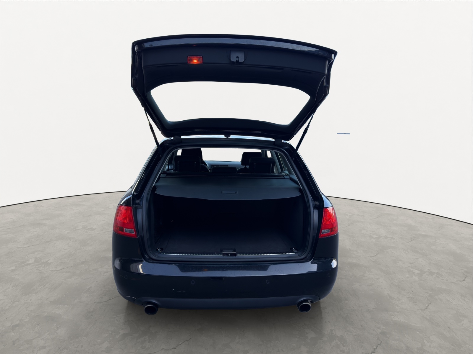 AUDI A4 Avant 2.0 Turbo FSI quattro-image-19