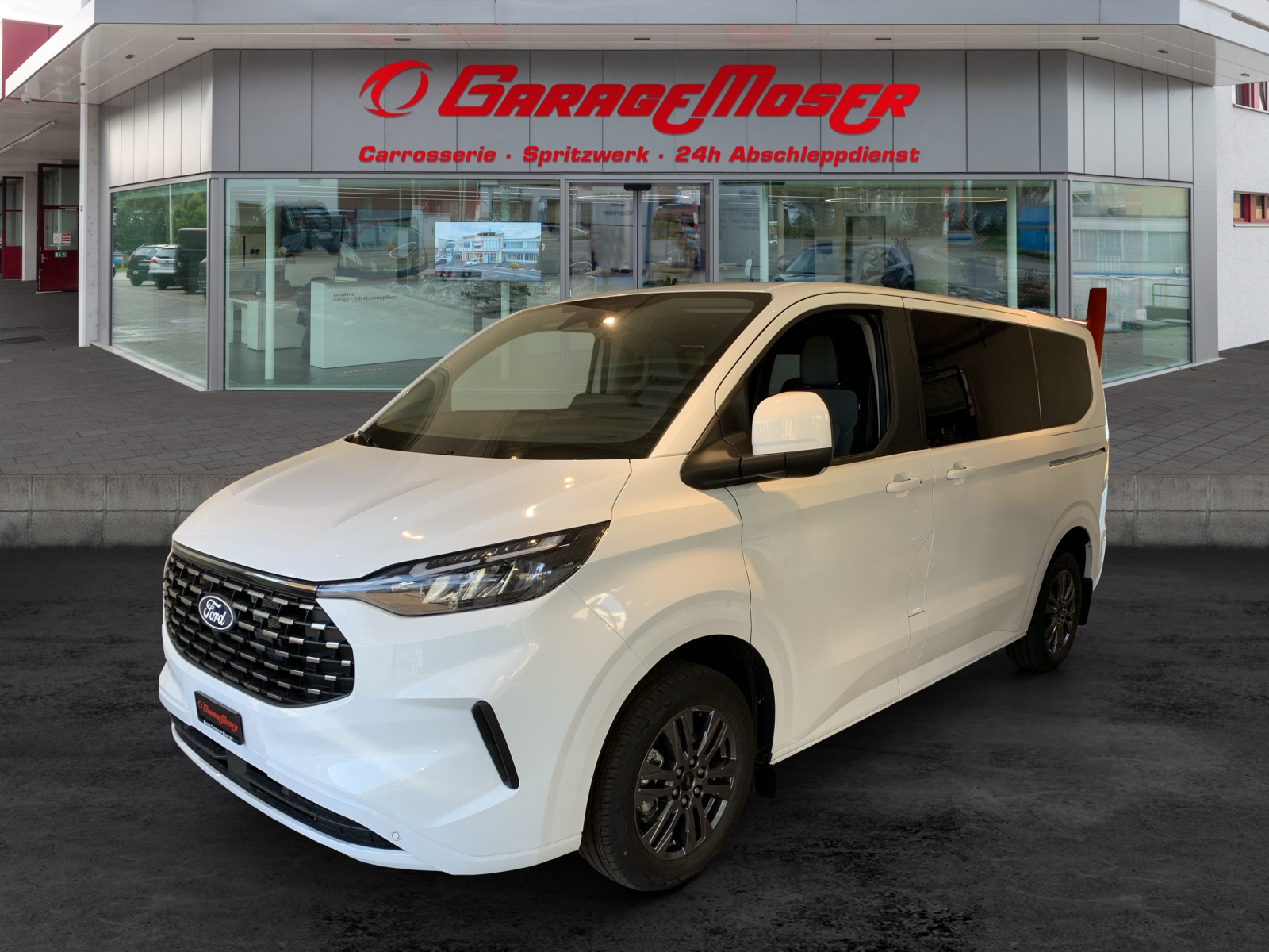 FORD Tourneo C Bus 320 L1 2.0 EcoBlue 170 Titanium-image-0
