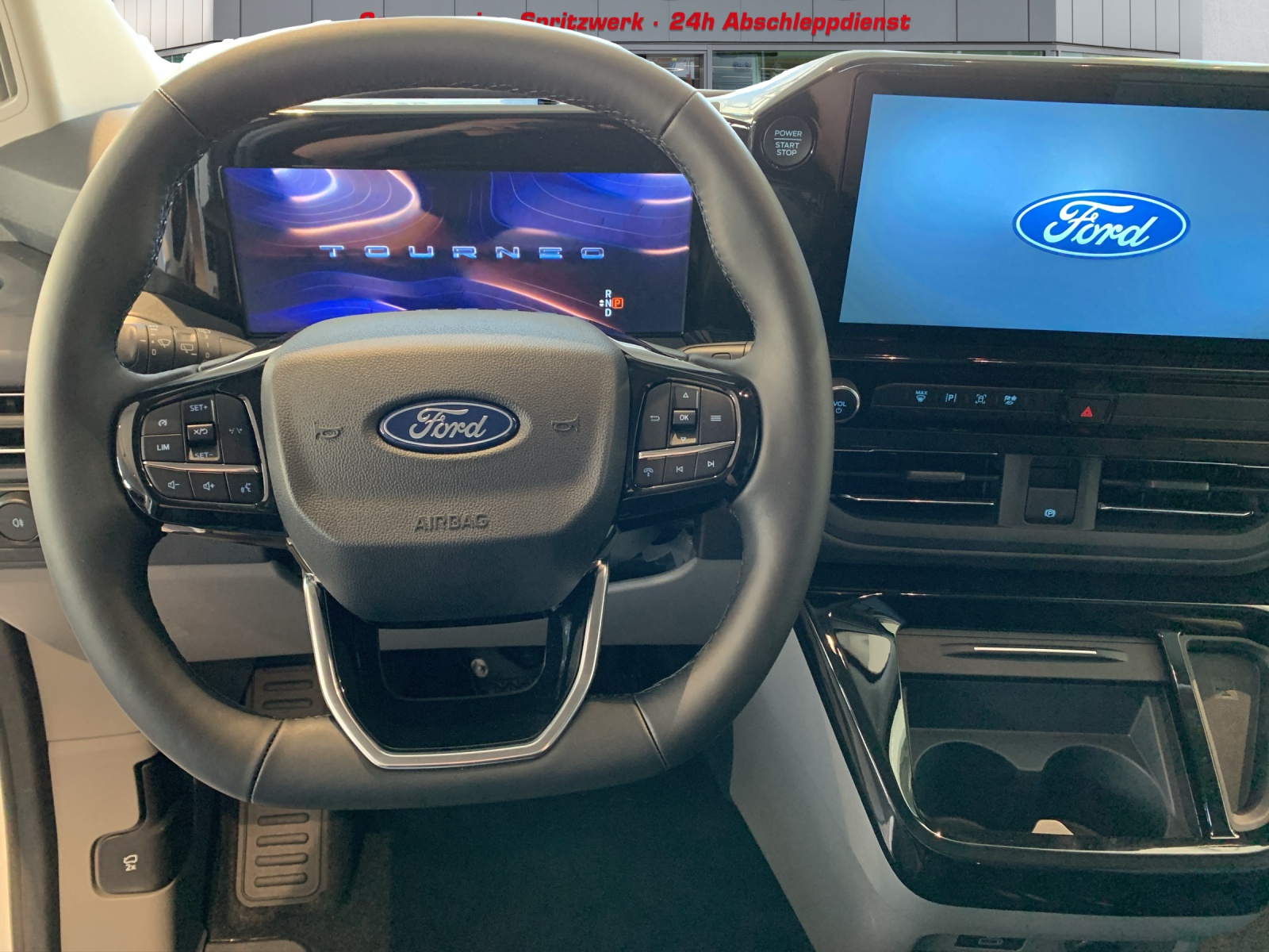 FORD Tourneo C Bus 320 L1 2.0 EcoBlue 170 Titanium-image-5