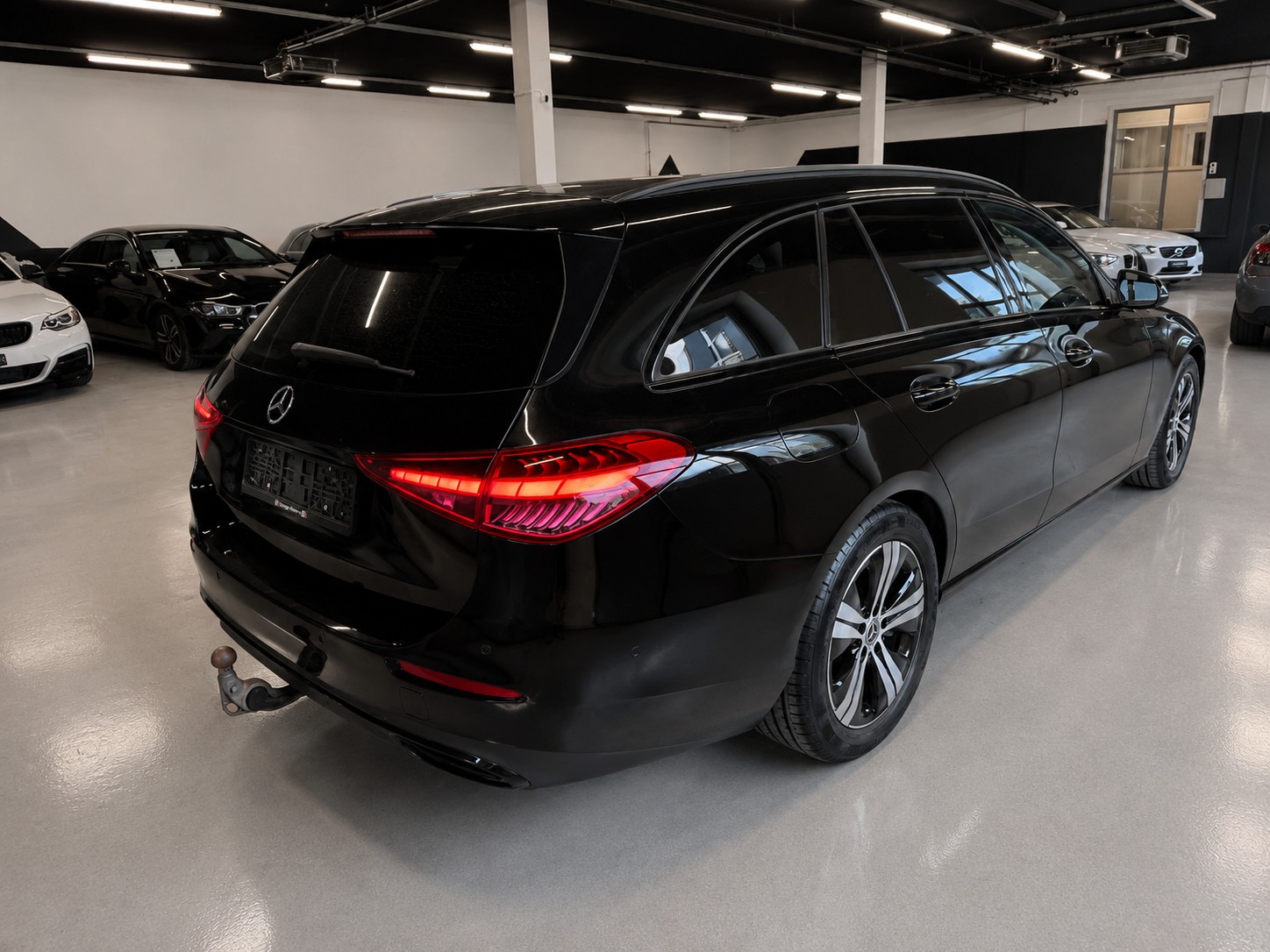 MERCEDES-BENZ C 200 T AMG Line-image-10