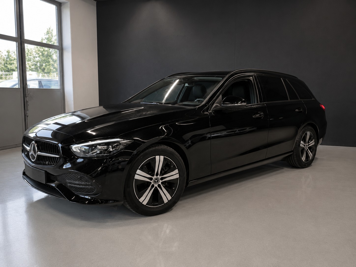 MERCEDES-BENZ C 200 T AMG Line-image-5