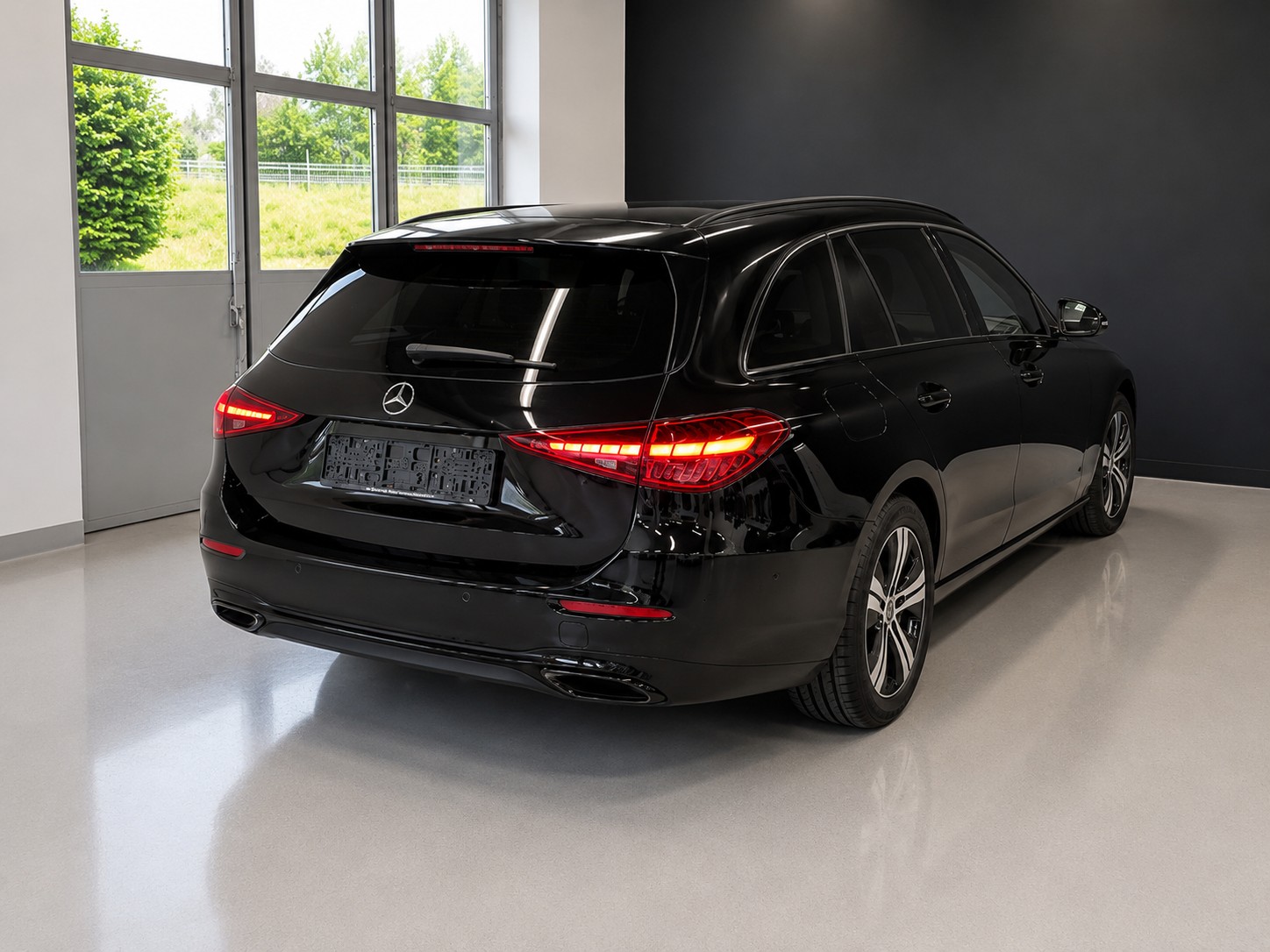 MERCEDES-BENZ C 200 T AMG Line-image-12