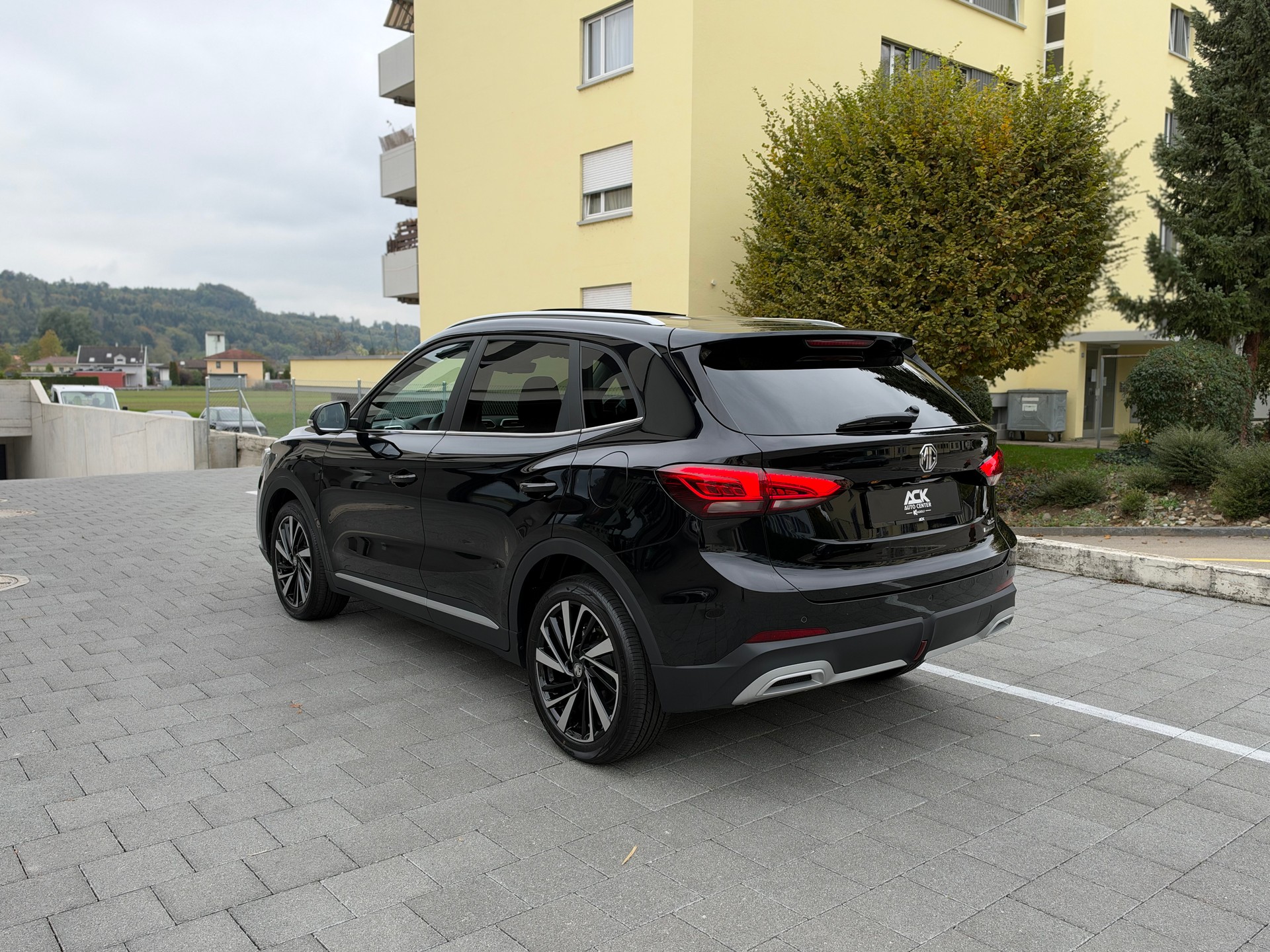 MG ZS 1.5 HEV Luxury-image-2