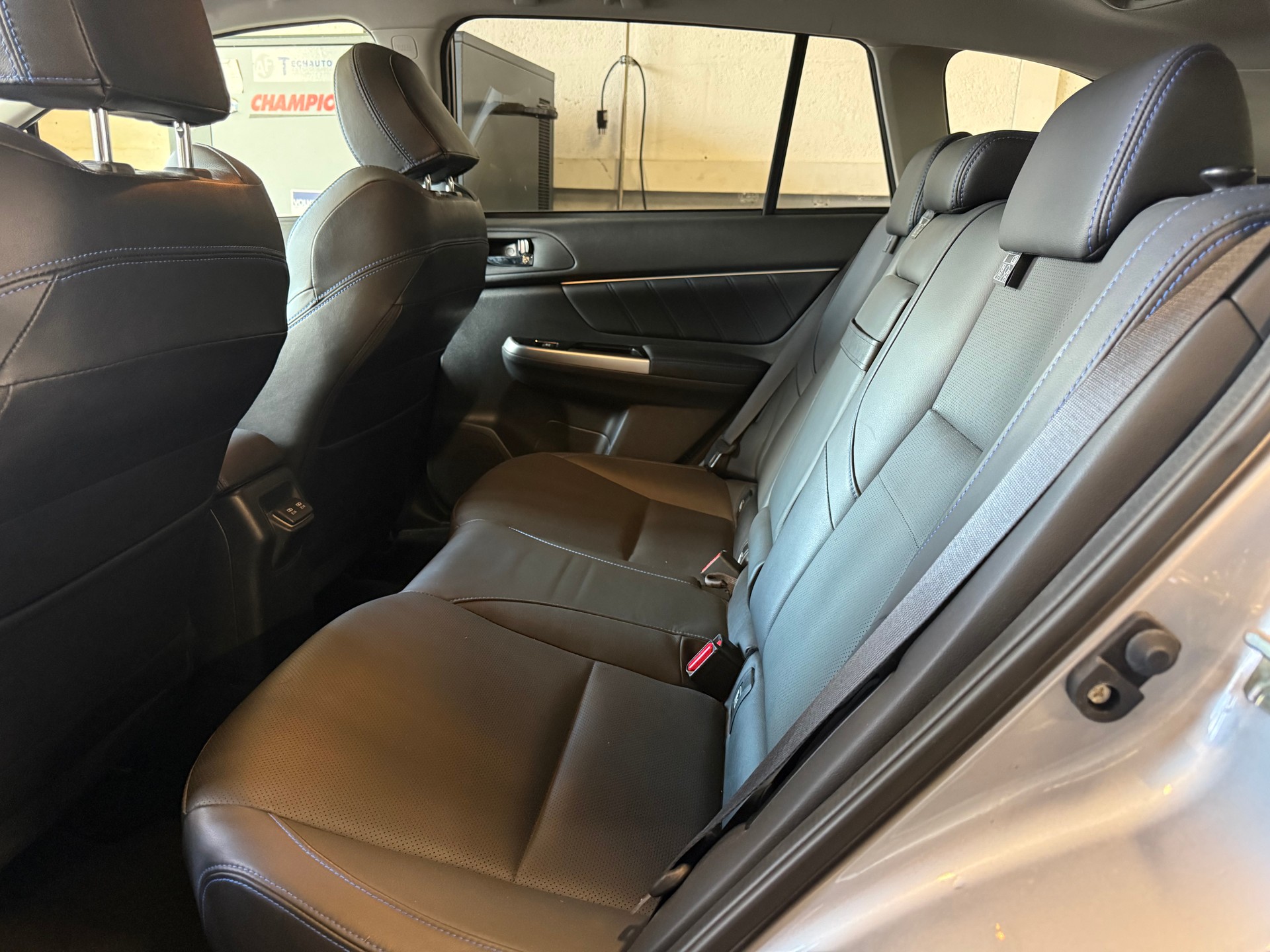 SUBARU Levorg 2.0i Luxury AWD Lineartronic-image-6