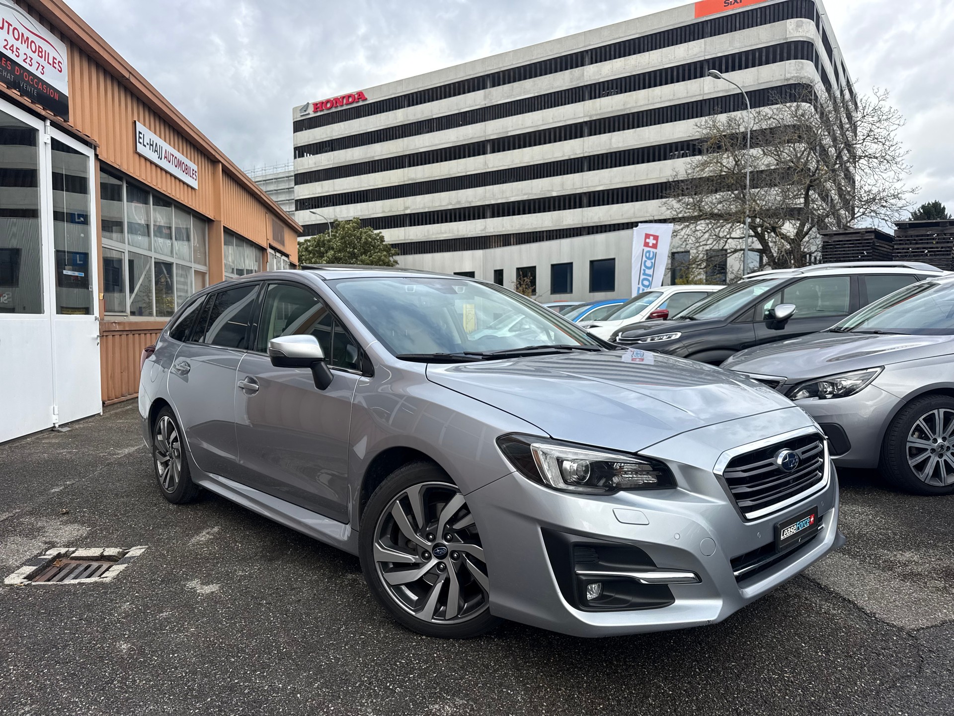 SUBARU Levorg 2.0i Luxury AWD Lineartronic-image-1