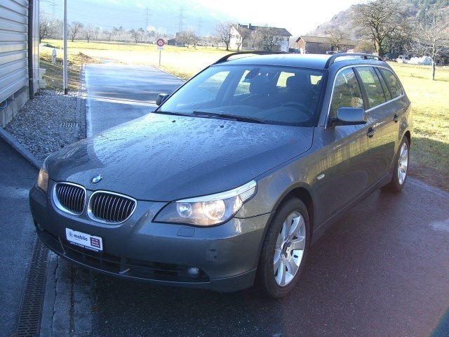 BMW 525xi Touring-image-0