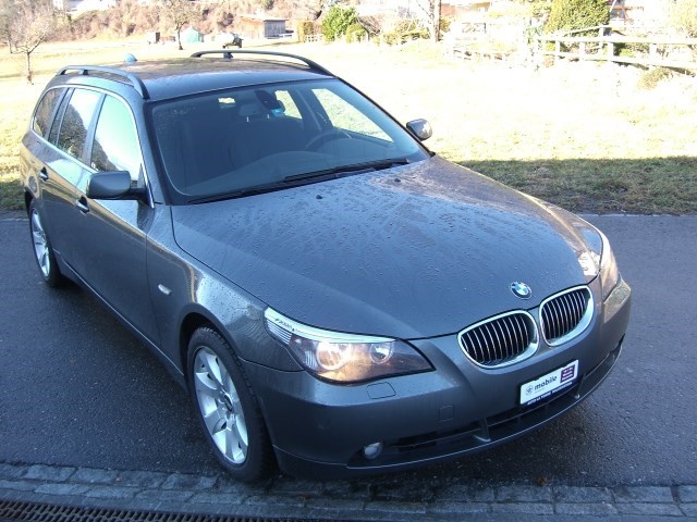 BMW 525xi Touring-image-1