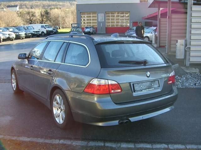 BMW 525xi Touring-image-3