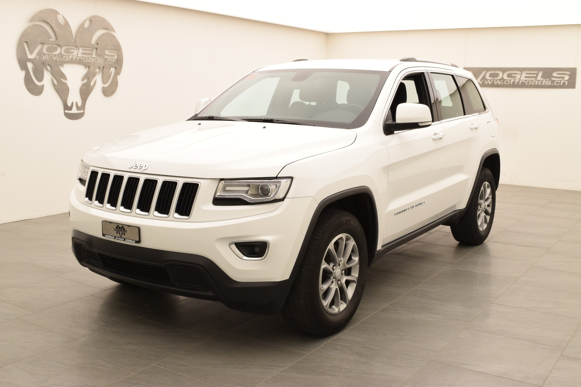 JEEP Grand Cherokee 3.0 CRD LAREDO-image-0