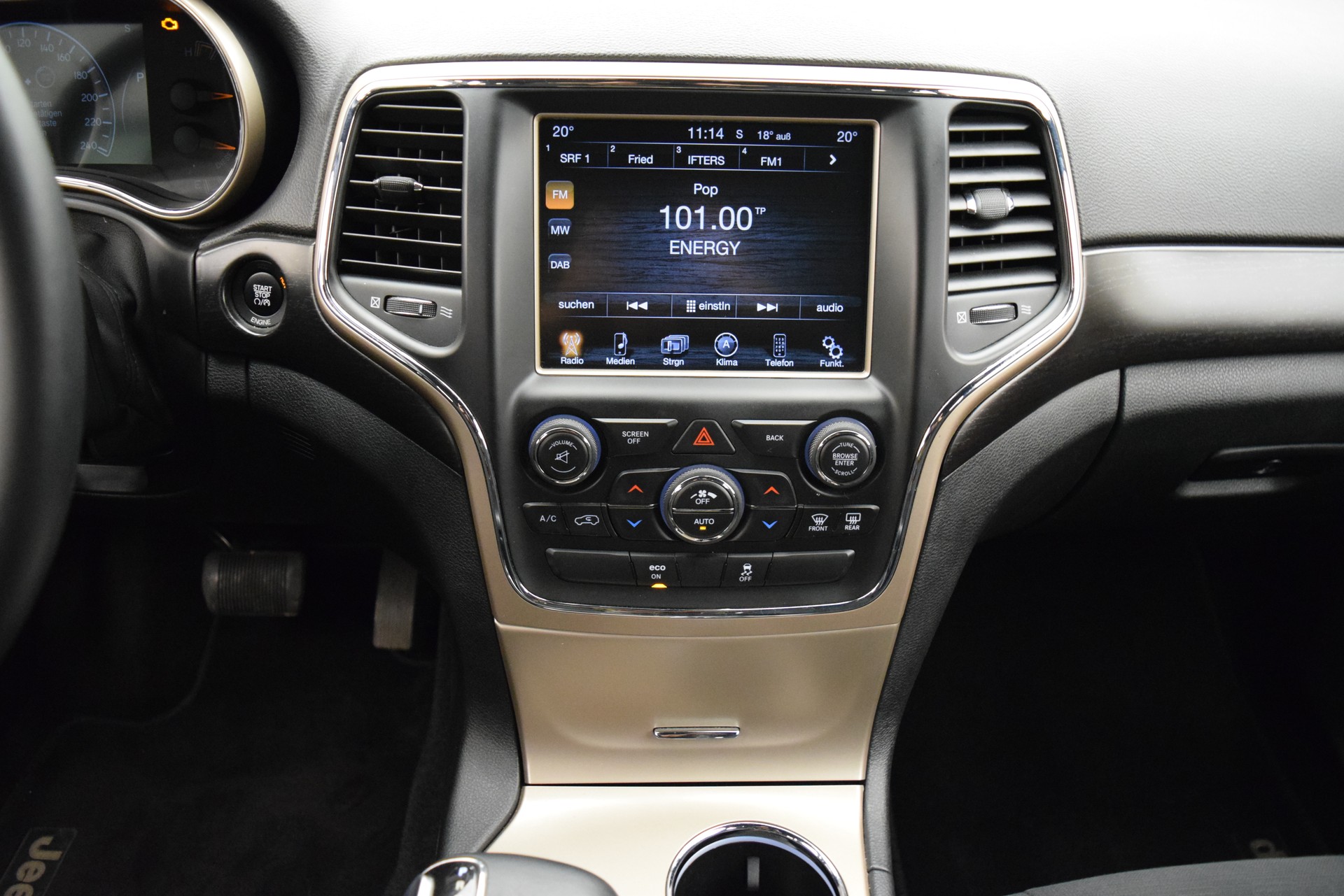 JEEP Grand Cherokee 3.0 CRD LAREDO-image-12