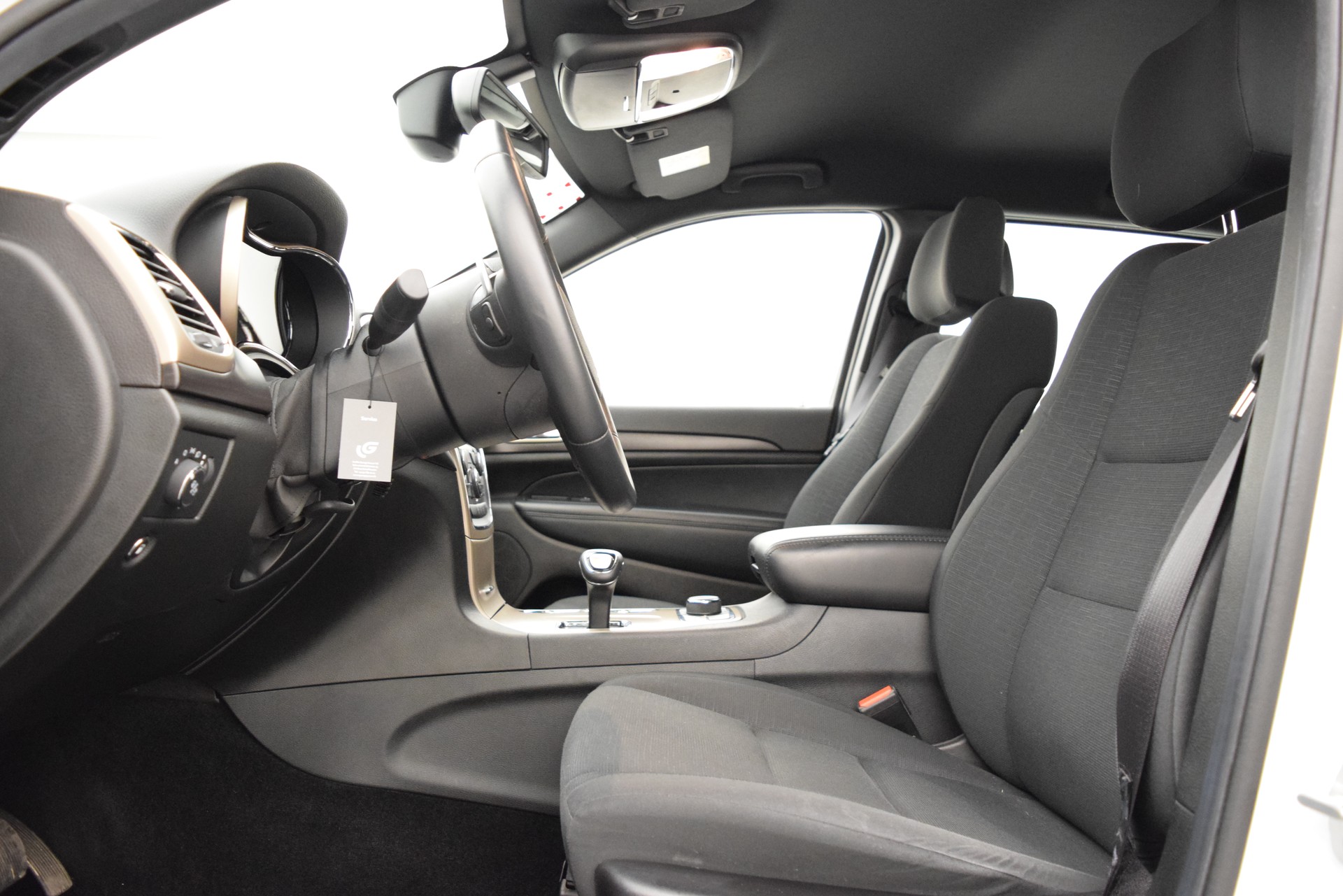 JEEP Grand Cherokee 3.0 CRD LAREDO-image-9
