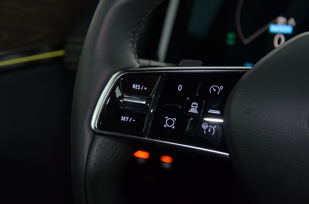 RENAULT Megane E-Tech EV60 *ICONIC*-image-19