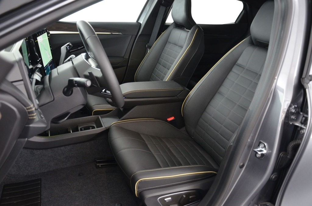 RENAULT Megane E-Tech EV60 *ICONIC*-image-12