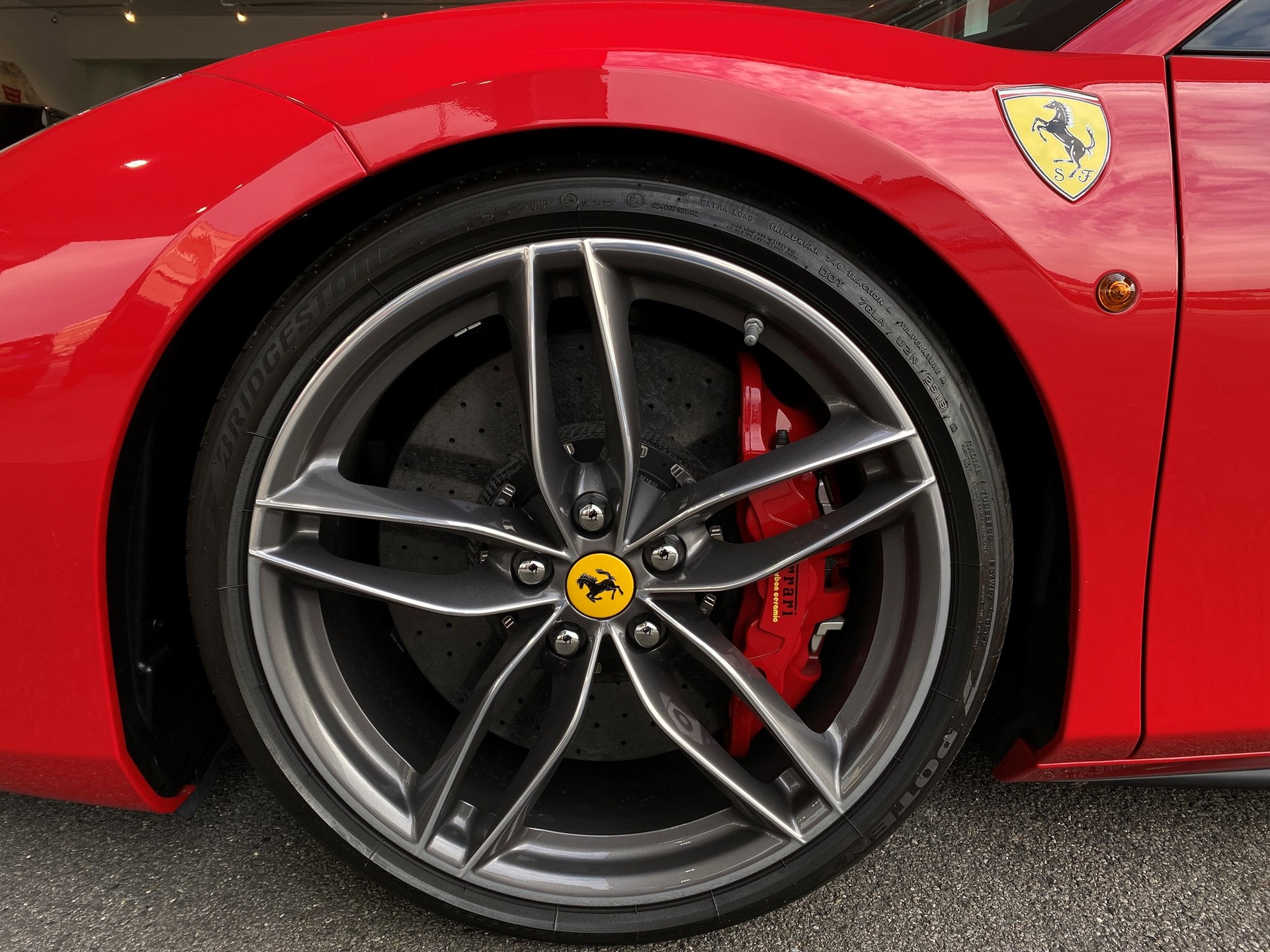 FERRARI 488 Spider 3.9 V8-image-15
