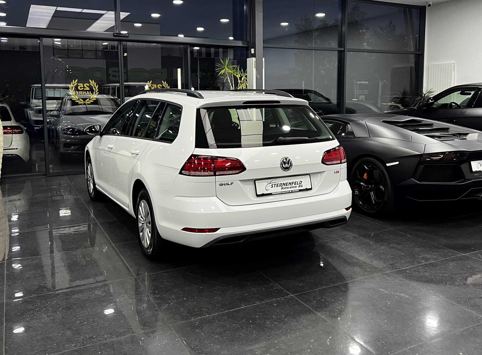 VW Golf Variant 1.6 TDI Trendline-image-2