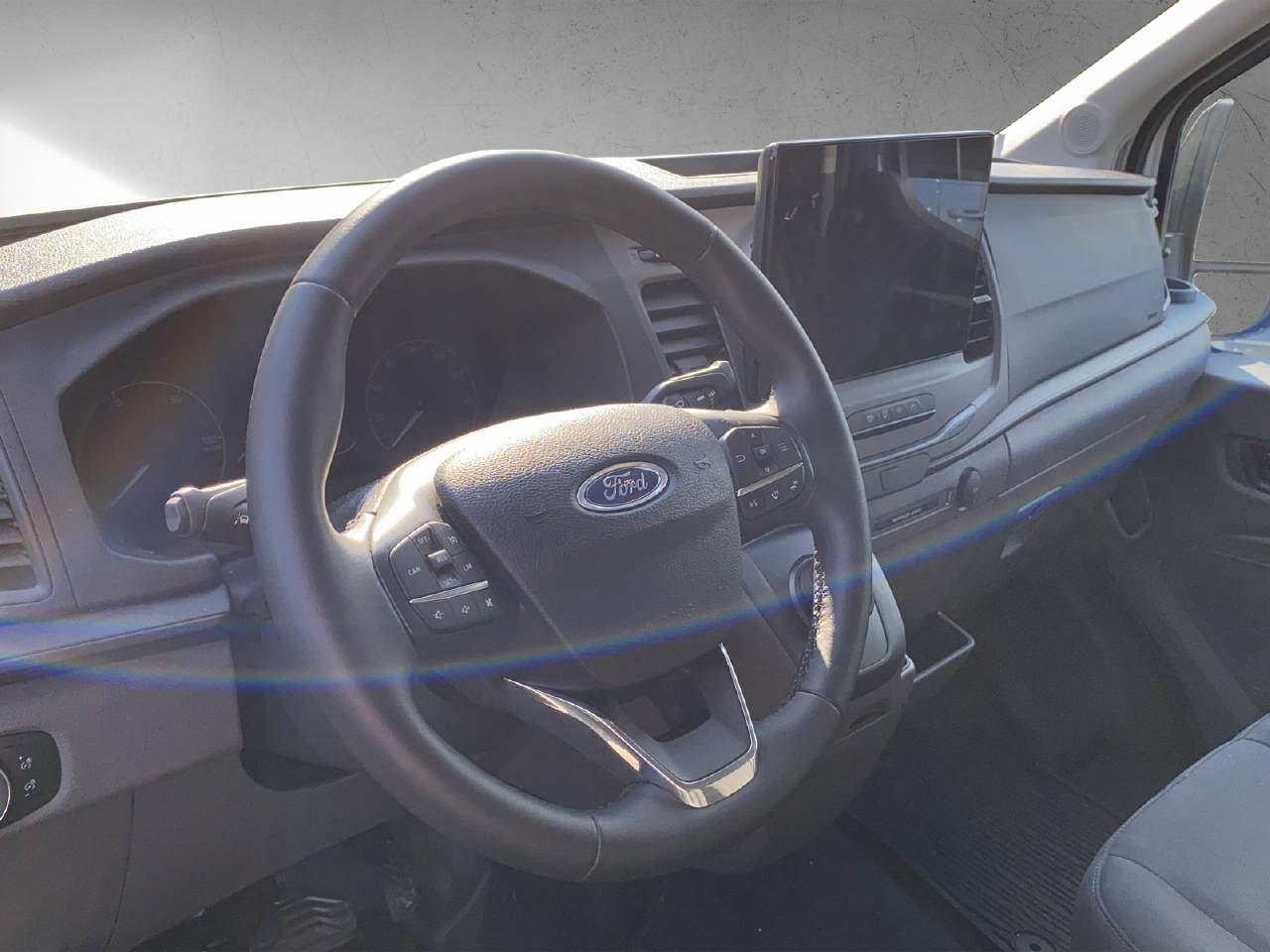 FORD E-Transit Van 350 L2H2 67kWh T-image-6