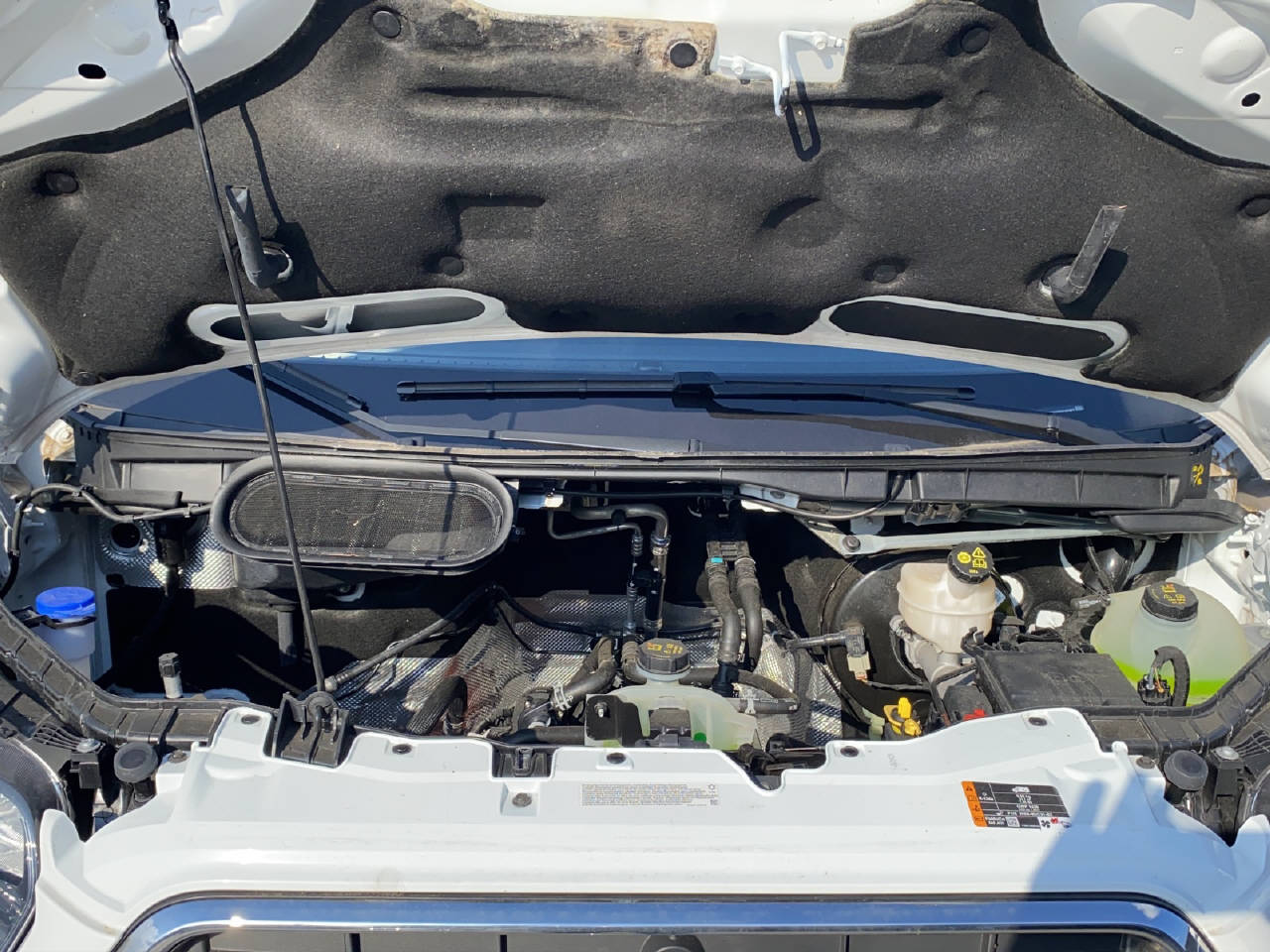 FORD E-Transit Van 350 L2H2 67kWh T-image-12