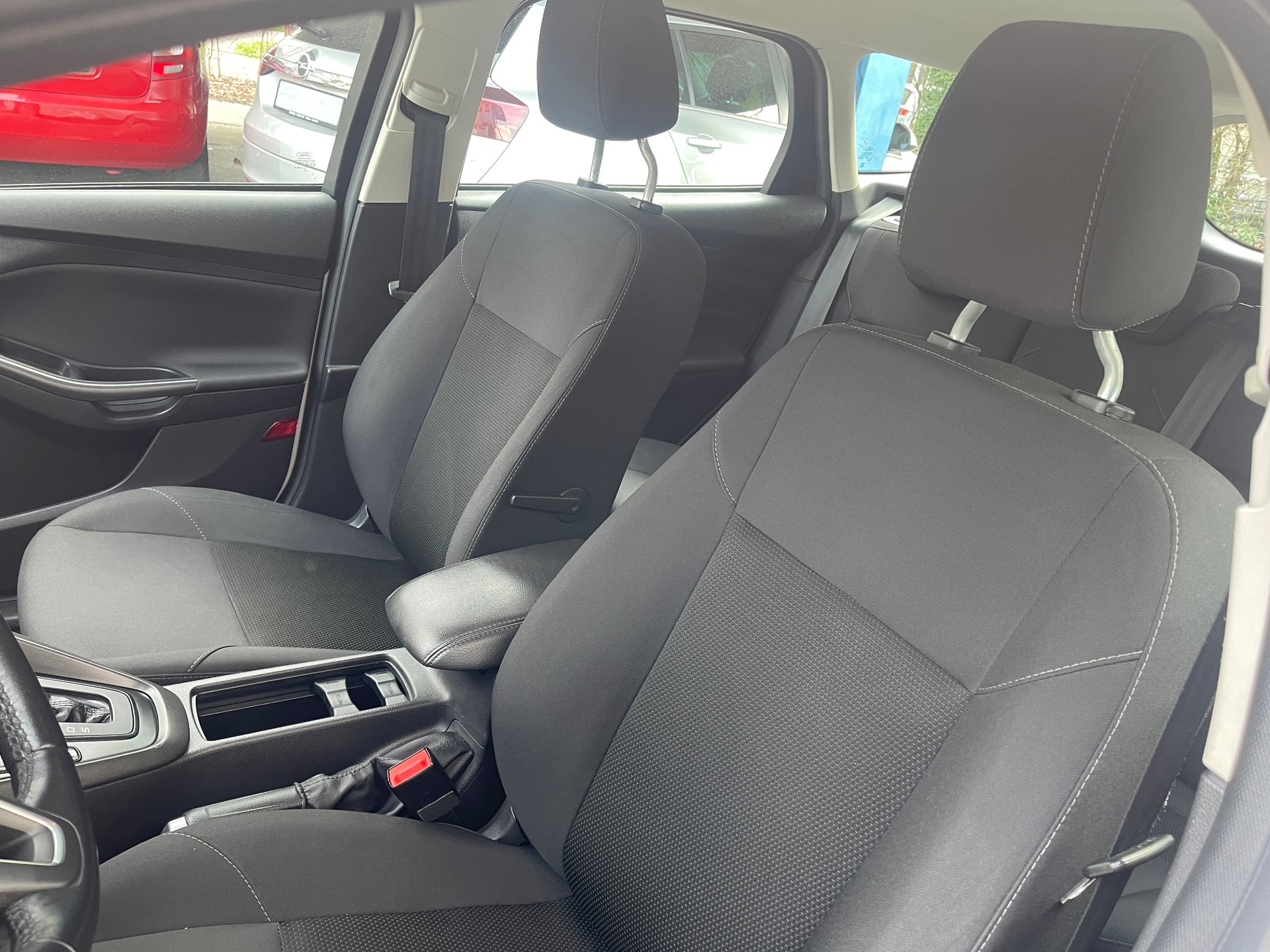 FORD Focus 1.0 SCTi Titanium Automatic-image-7
