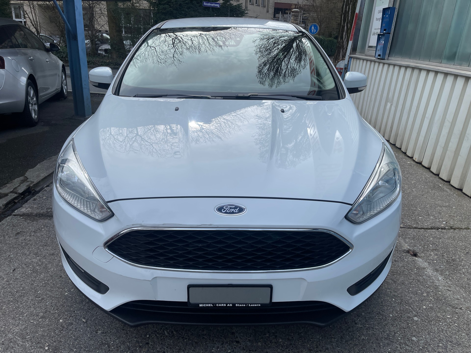 FORD Focus 1.0 SCTi Titanium Automatic-image-4