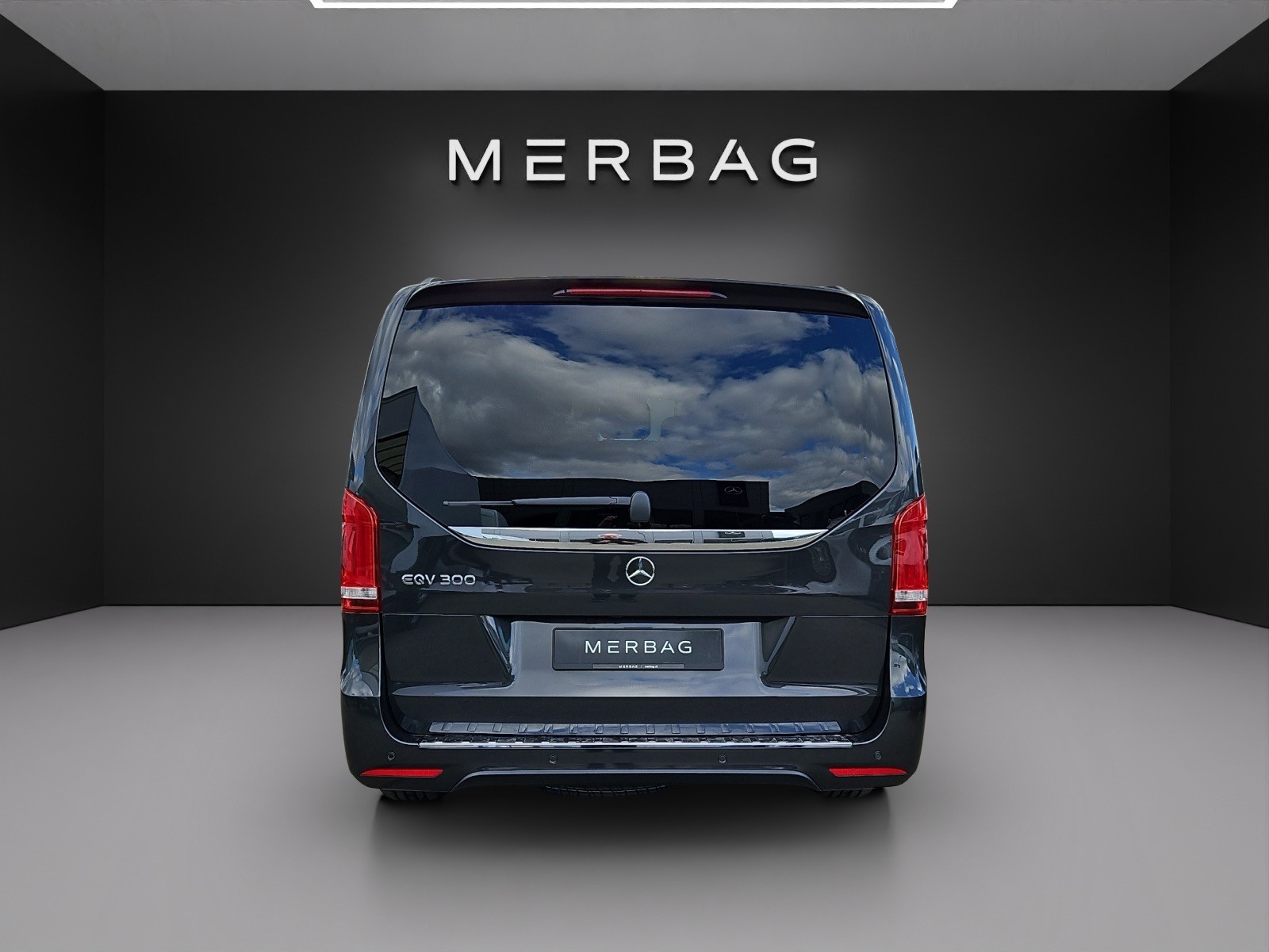MERCEDES-BENZ EQV 300 lang-image-2