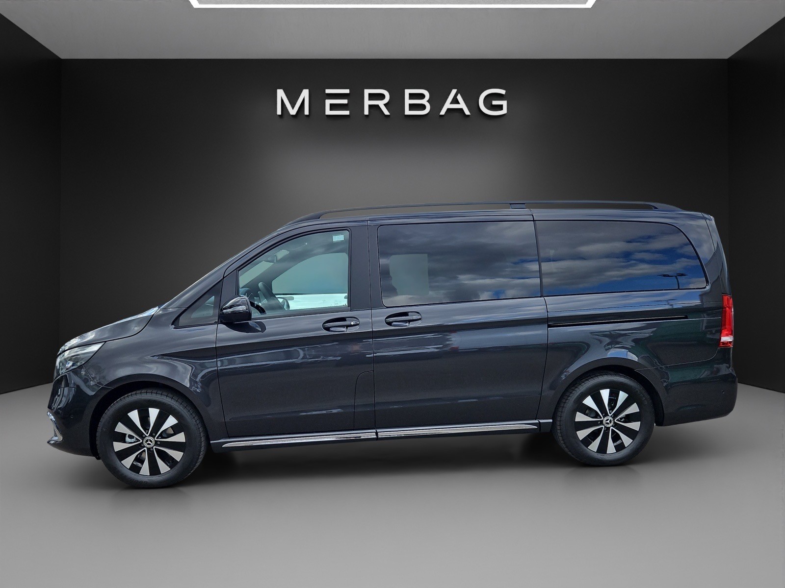 MERCEDES-BENZ EQV 300 lang-image-4