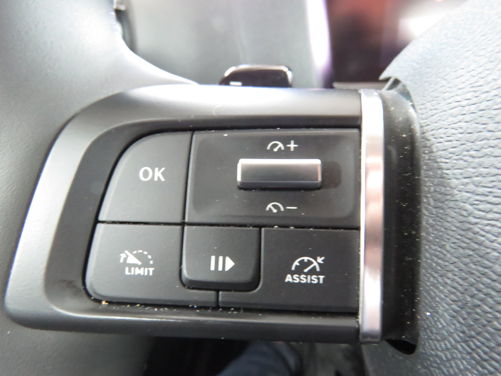 CITROEN C4 X 1.2 Pure Tech Swiss Edition EAT8 (Automat)-image-22