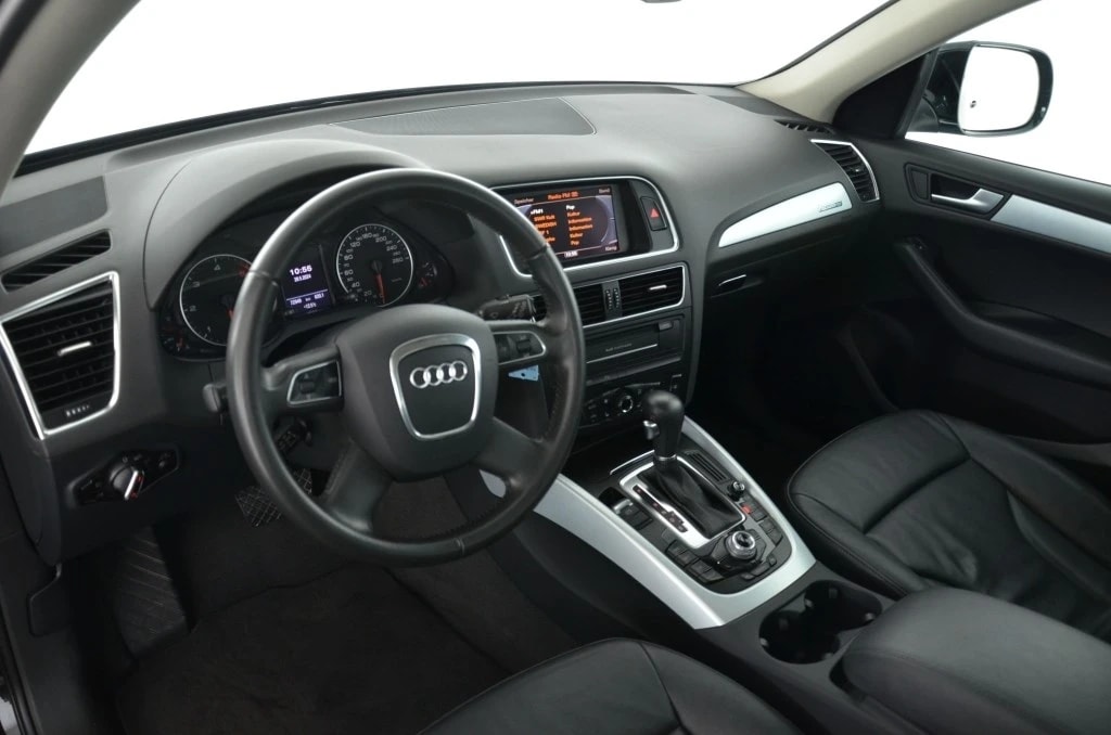 AUDI Q5 3.0 TDI quattro S-tronic-image-5