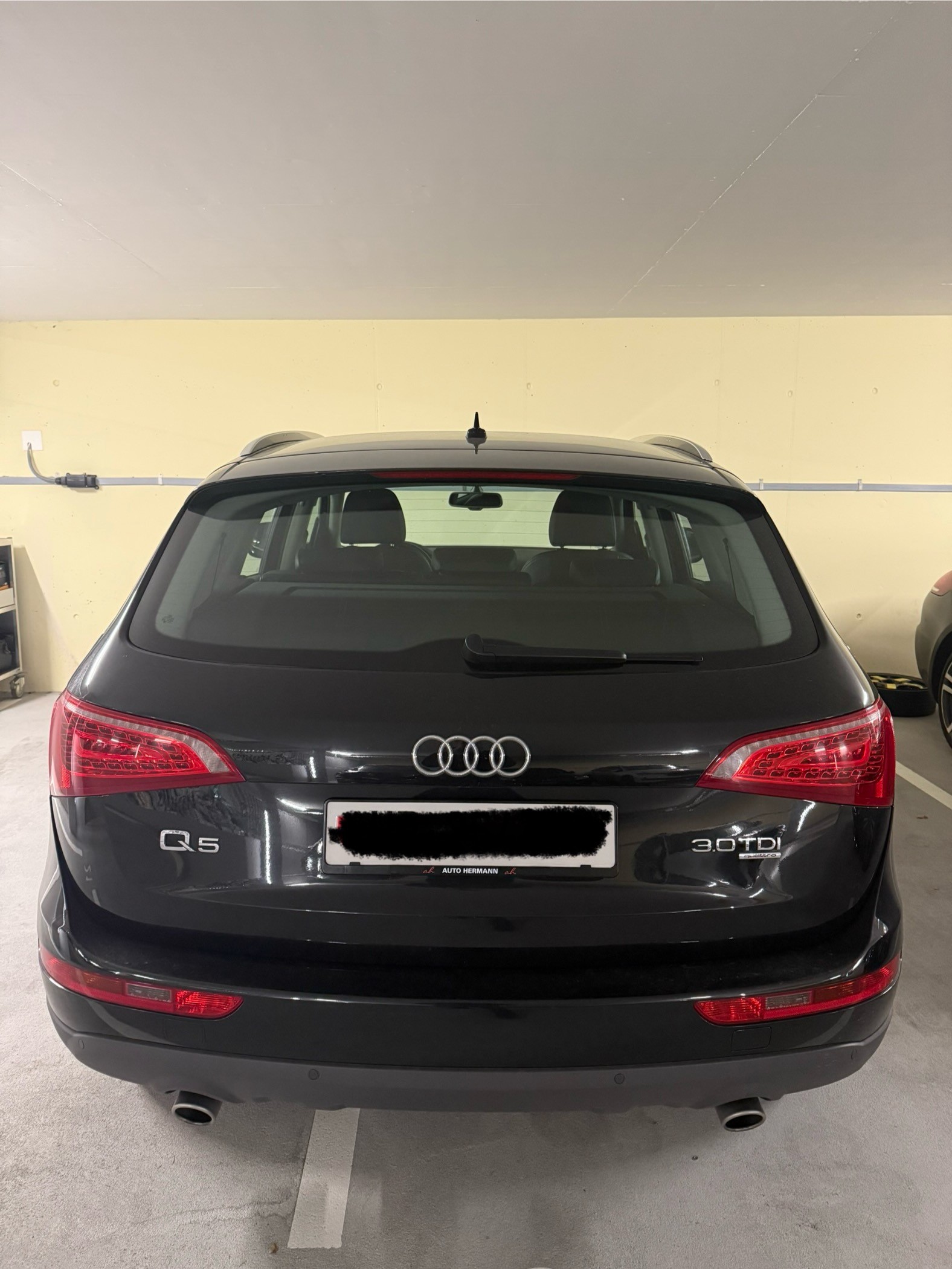 AUDI Q5 3.0 TDI quattro S-tronic-image-2