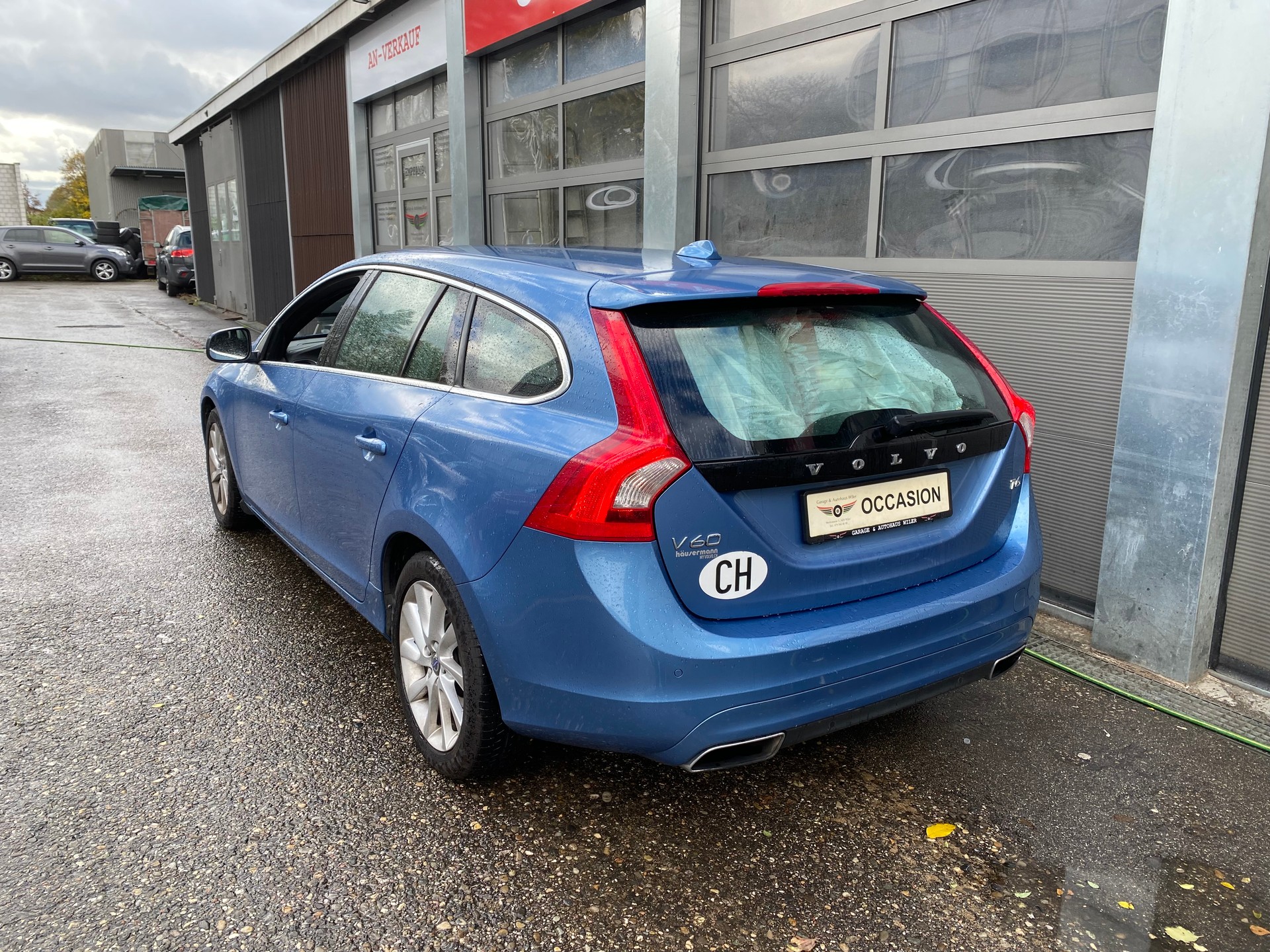 VOLVO V60 T6 Momentum Geartronic-image-6