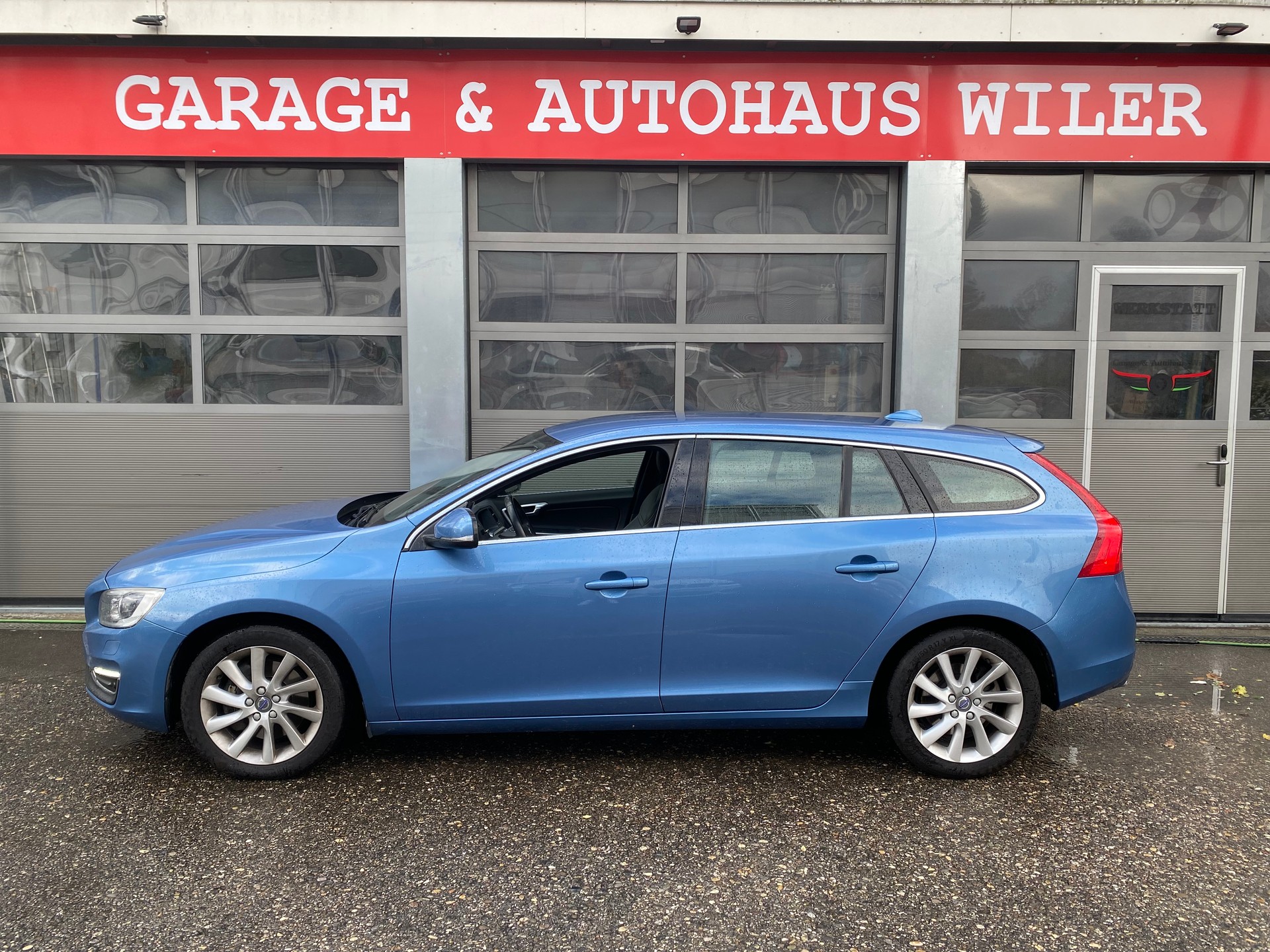 VOLVO V60 T6 Momentum Geartronic-image-7