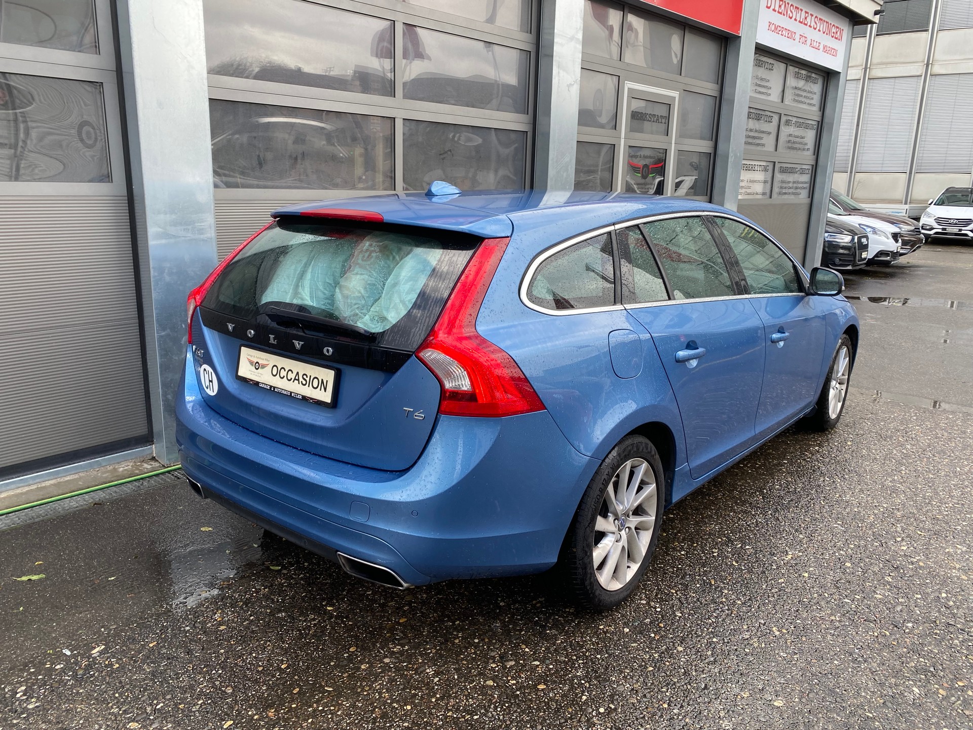 VOLVO V60 T6 Momentum Geartronic-image-4