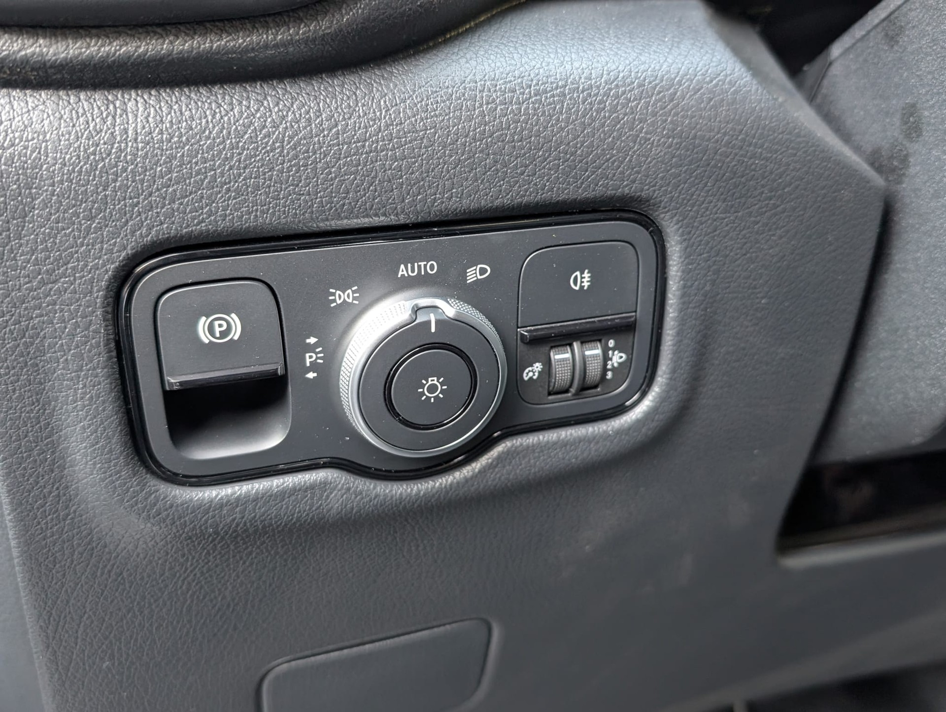 MERCEDES-BENZ Vito 116 CDI Lang Pro 9G-Tronic 4M-image-12